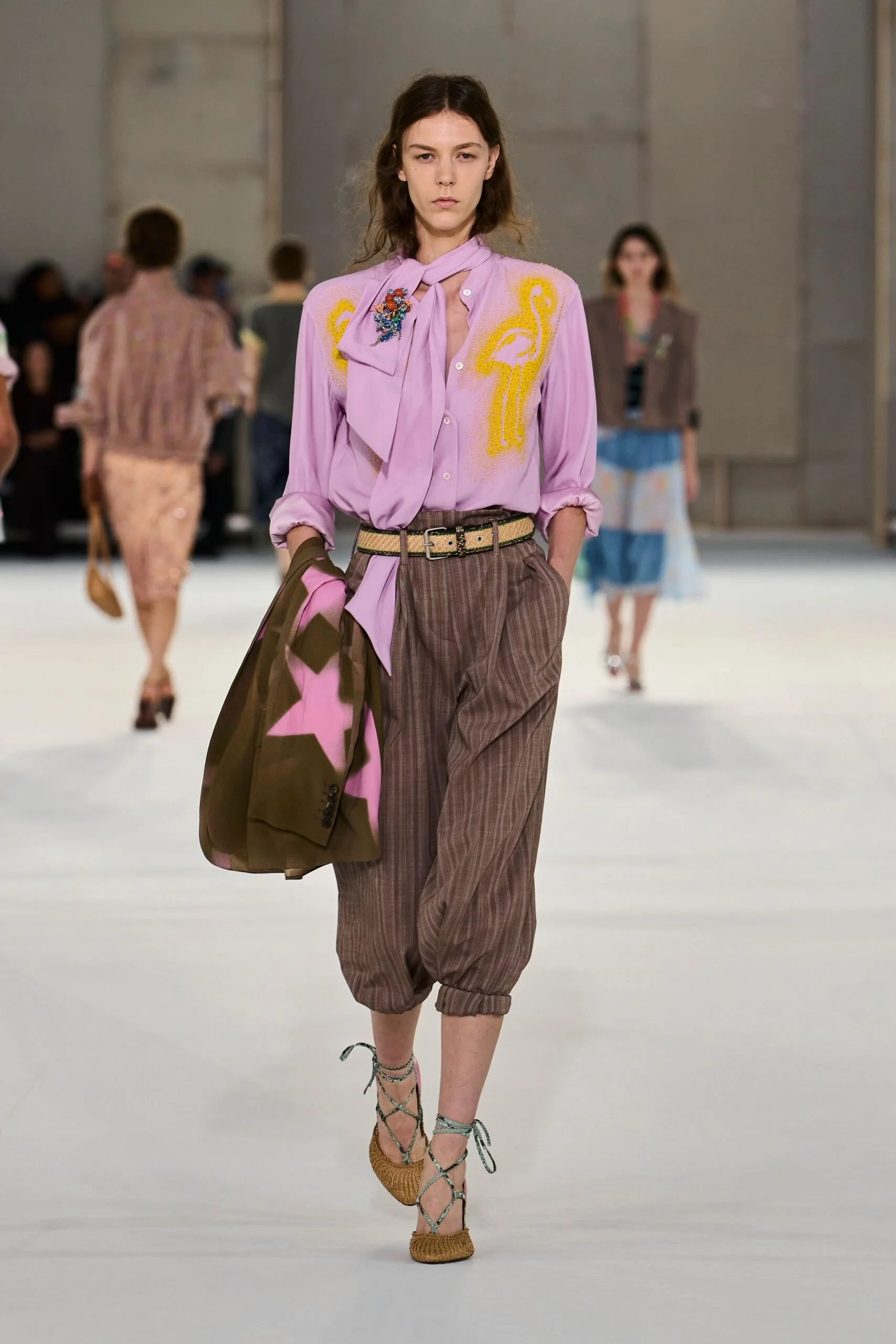 dries-van-noten-spring-2027-ready-to-wear-look-37-scaled.jpg