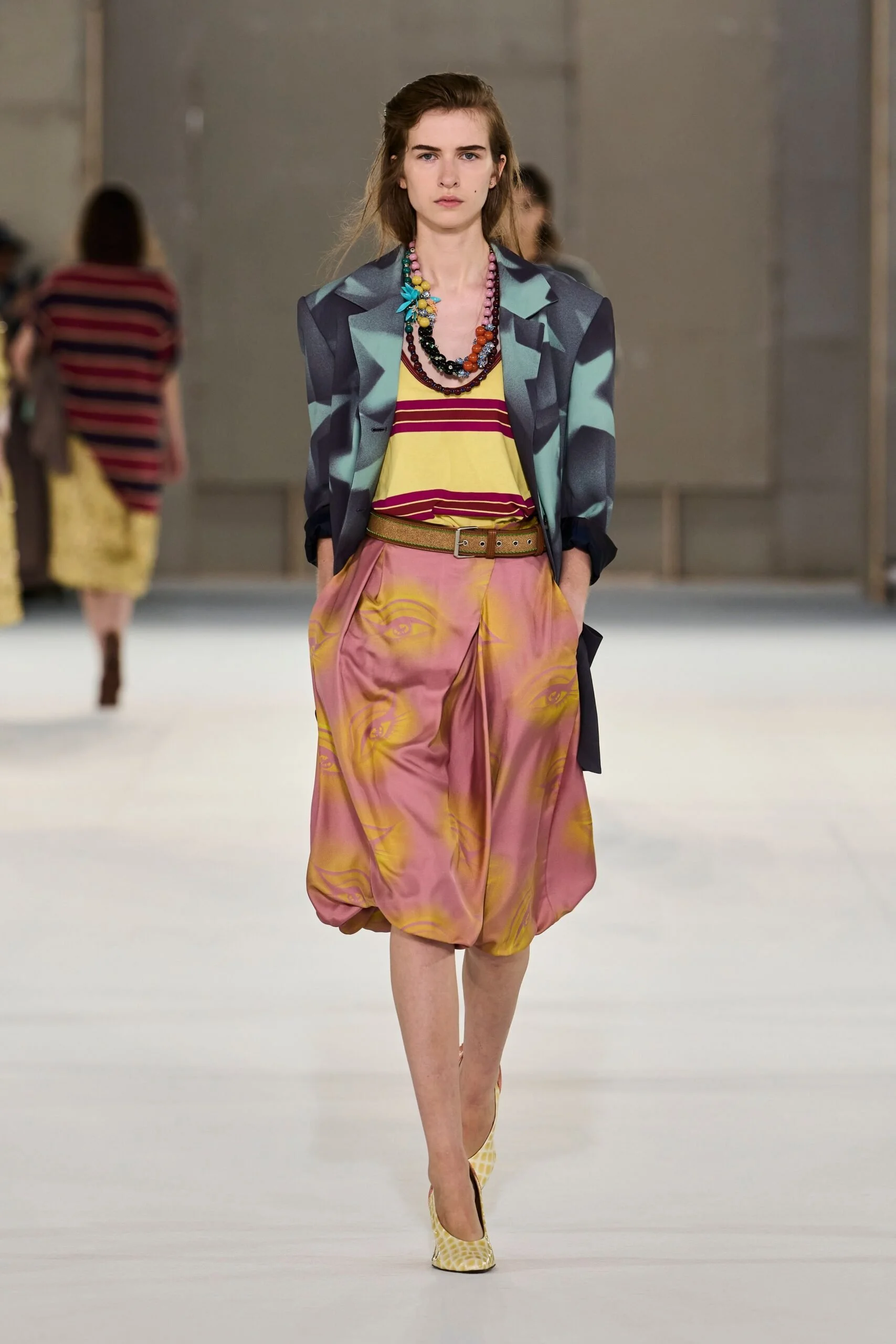 dries-van-noten-spring-2027-ready-to-wear-look-43-scaled.jpg