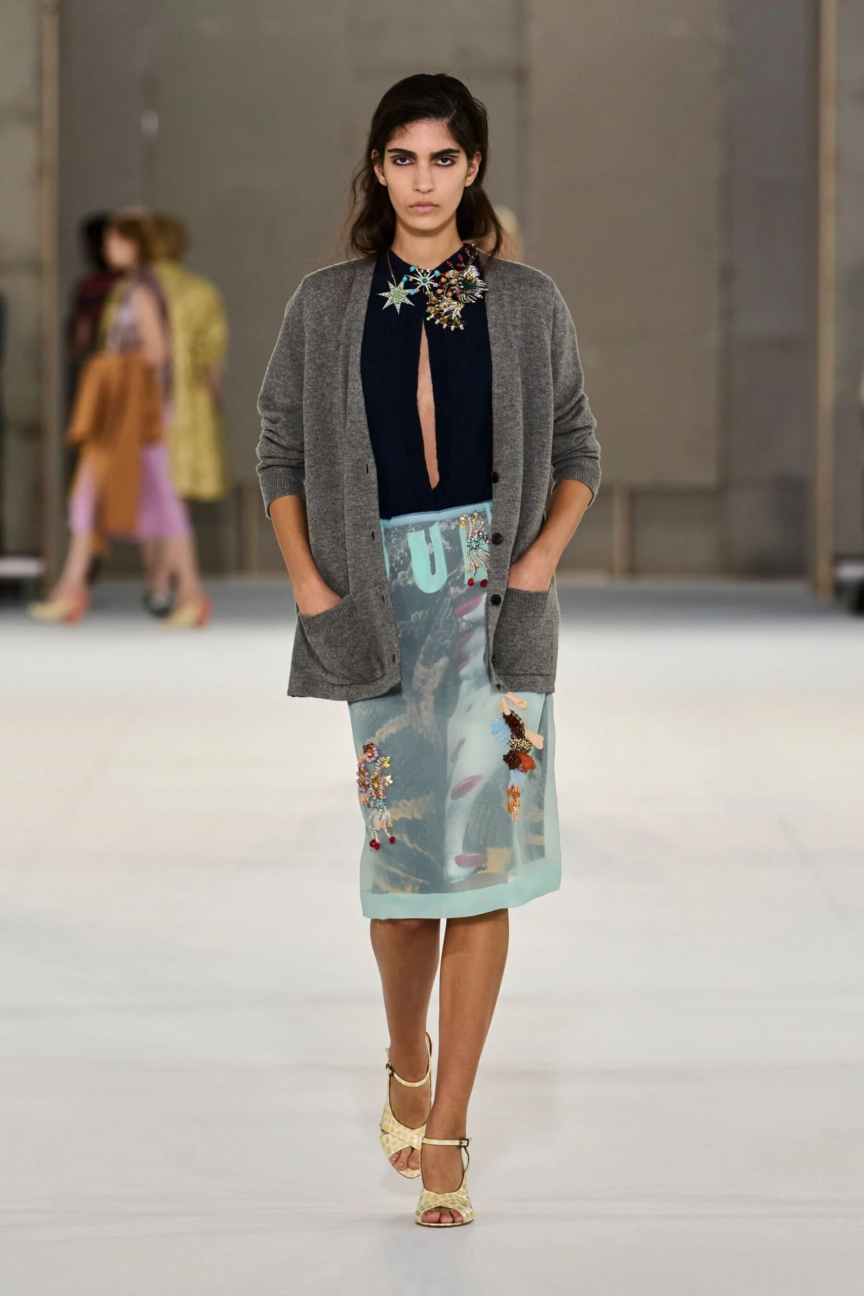 dries-van-noten-spring-2027-ready-to-wear-look-44-scaled.jpg