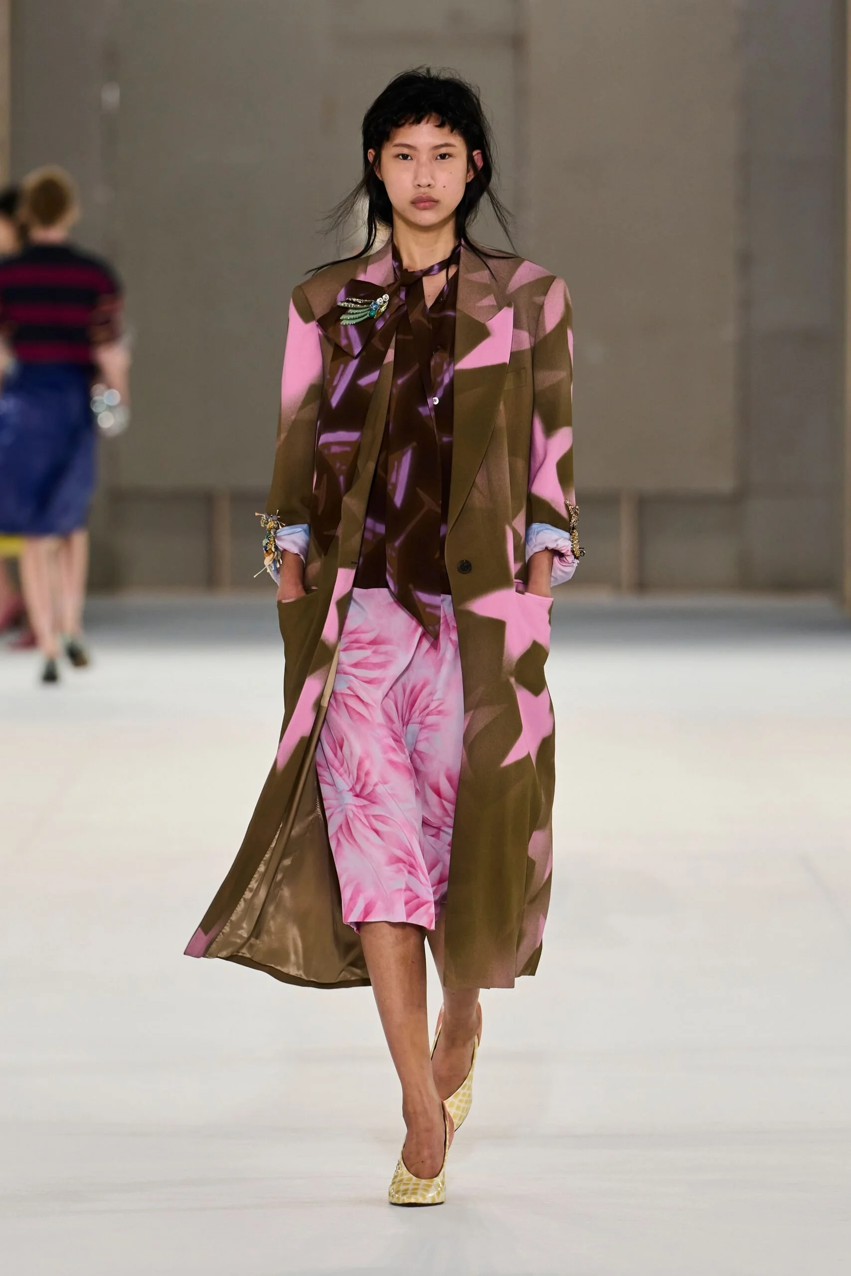 dries-van-noten-spring-2027-ready-to-wear-look-45-scaled.jpg