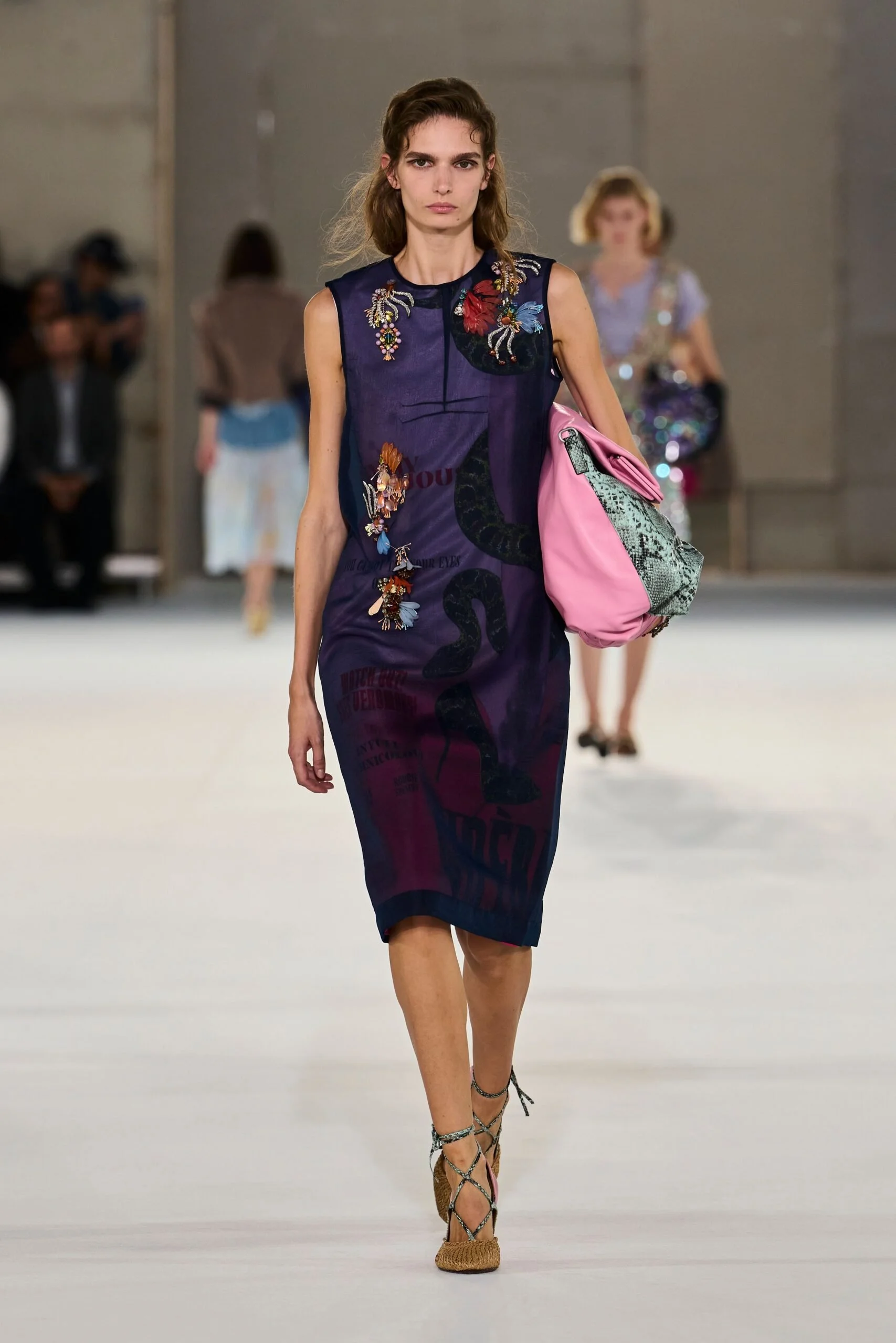 dries-van-noten-spring-2027-ready-to-wear-look-49-scaled.jpg