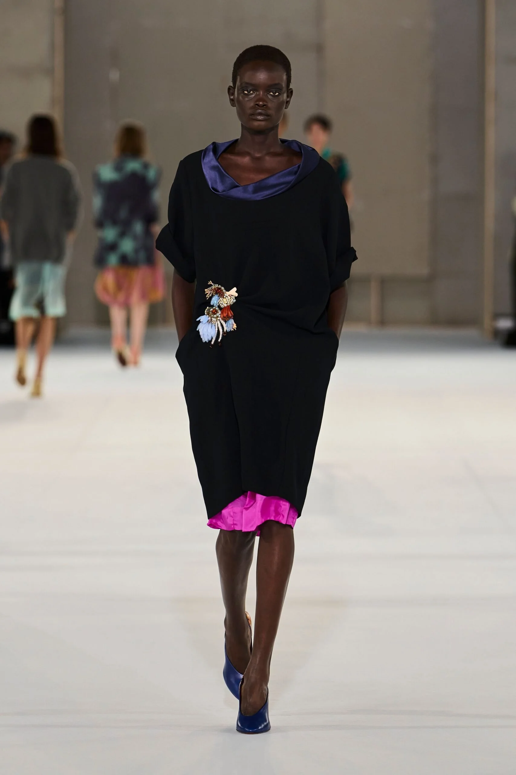dries-van-noten-spring-2027-ready-to-wear-look-54-scaled.jpg