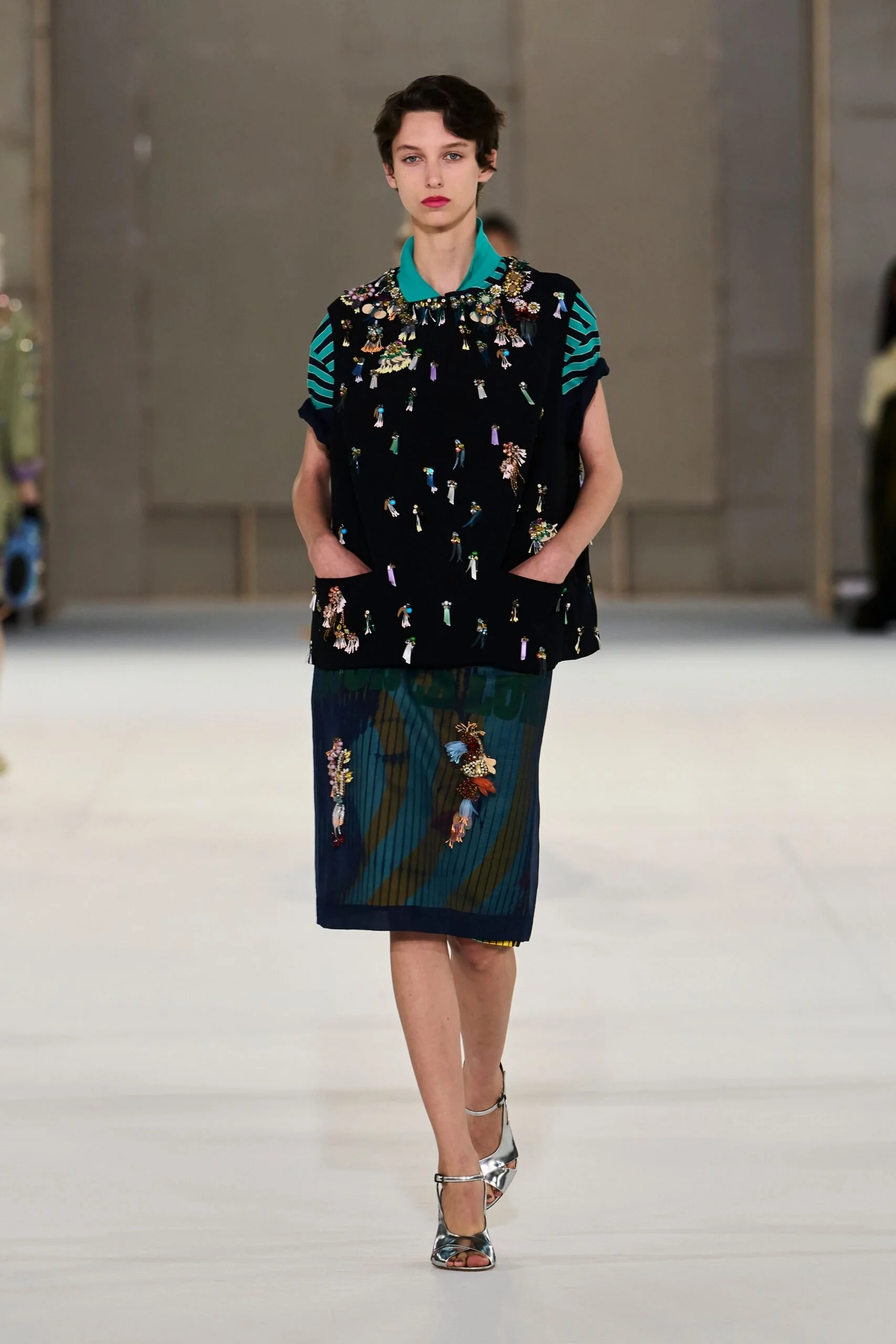 dries-van-noten-spring-2027-ready-to-wear-look-56-scaled.jpg