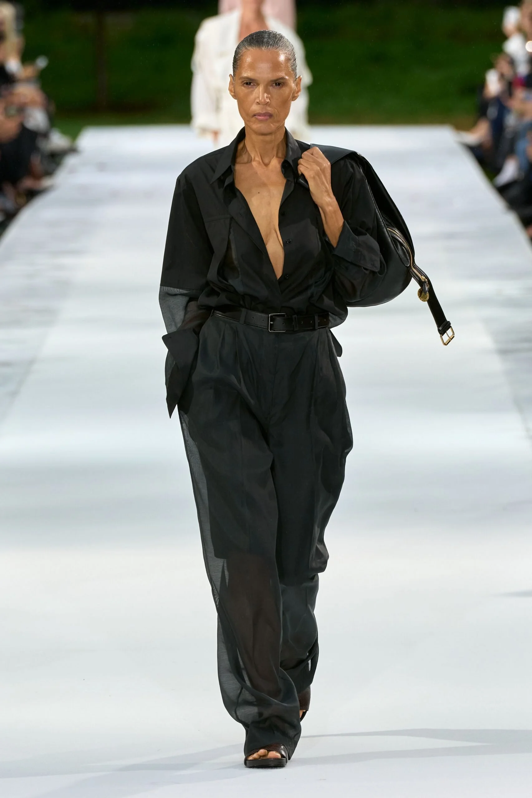 stella-mccartney-spring-2027-ready-to-wear-look-06-scaled.jpg