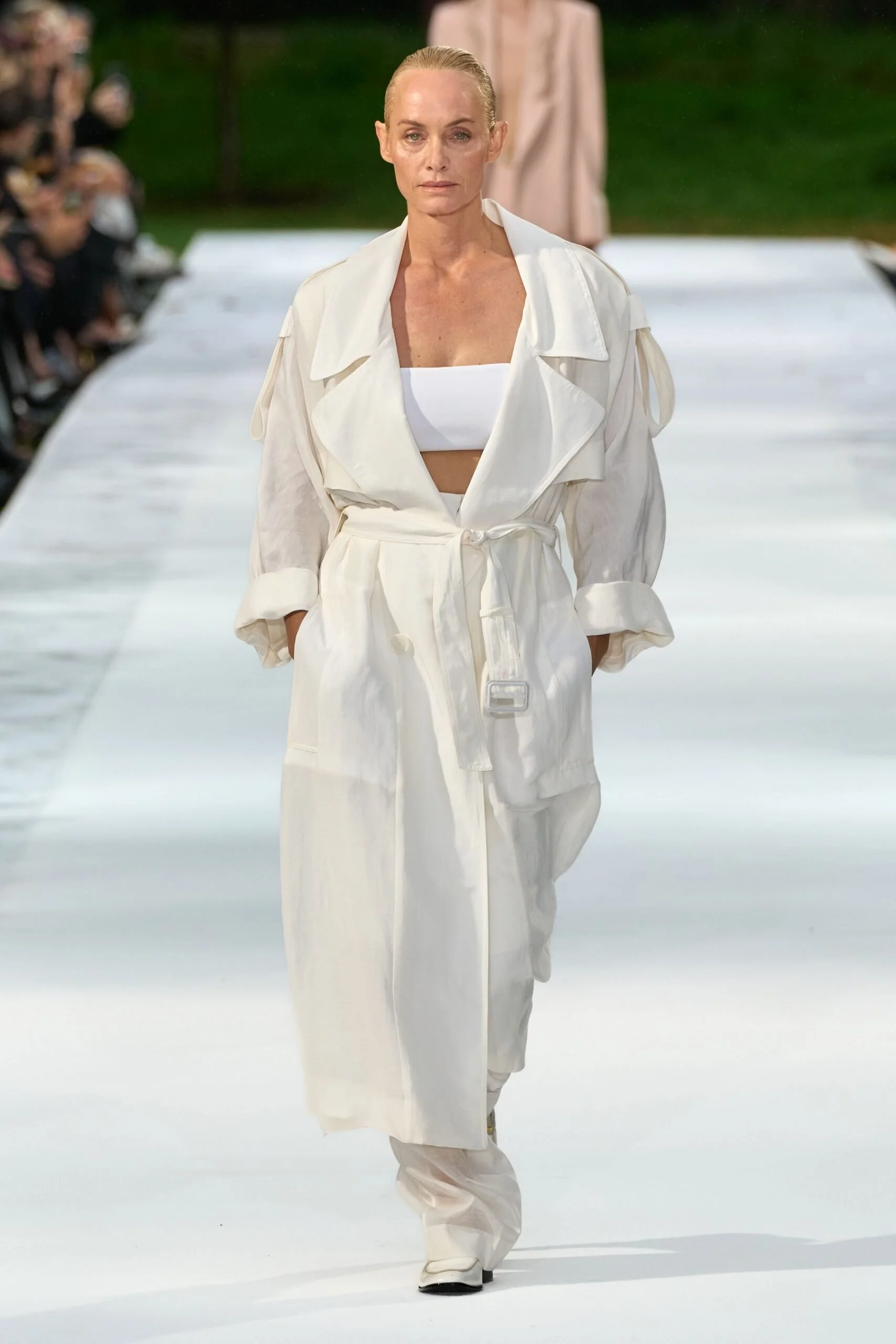 stella-mccartney-spring-2027-ready-to-wear-look-07-scaled.jpg