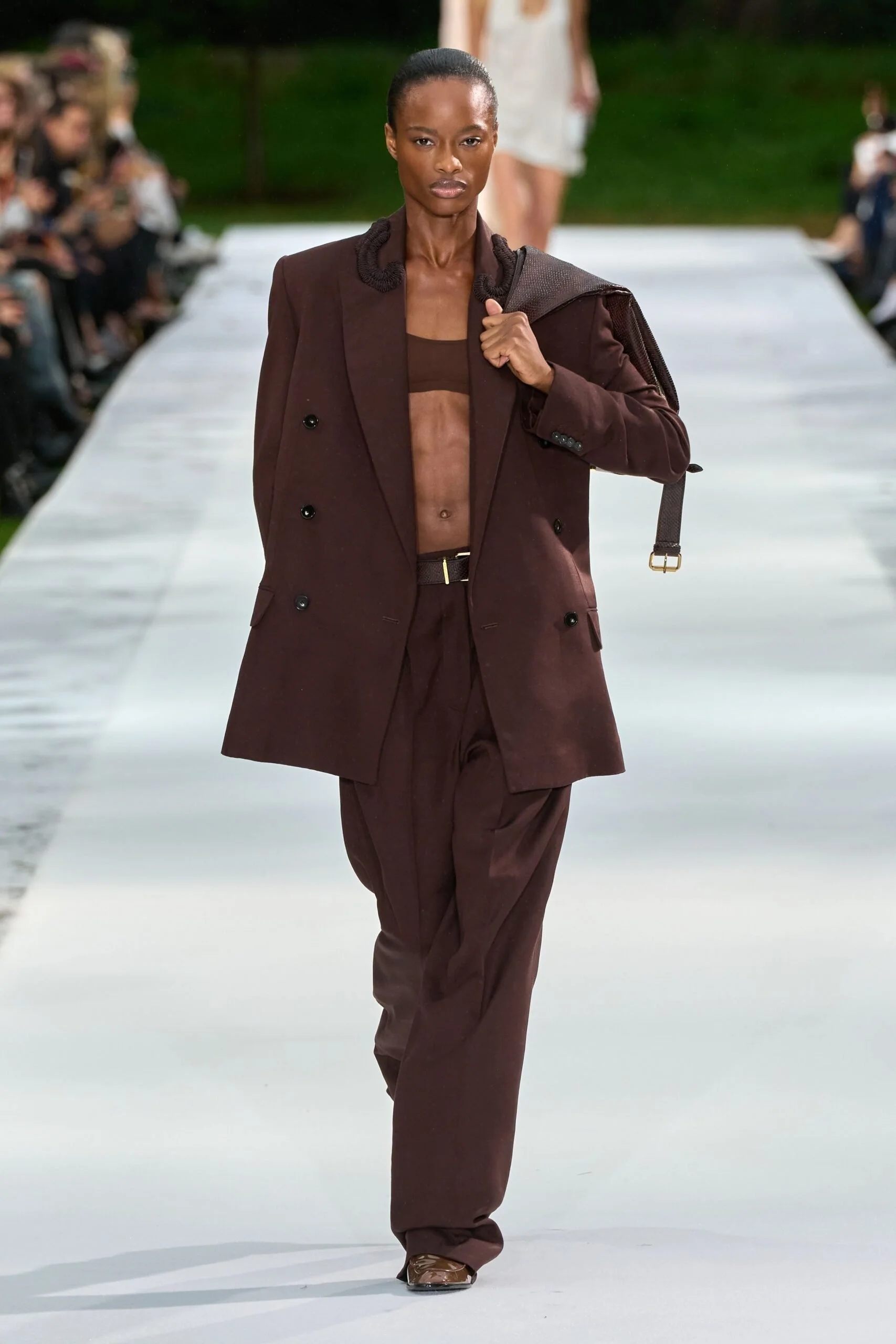 stella-mccartney-spring-2027-ready-to-wear-look-09-scaled.jpg