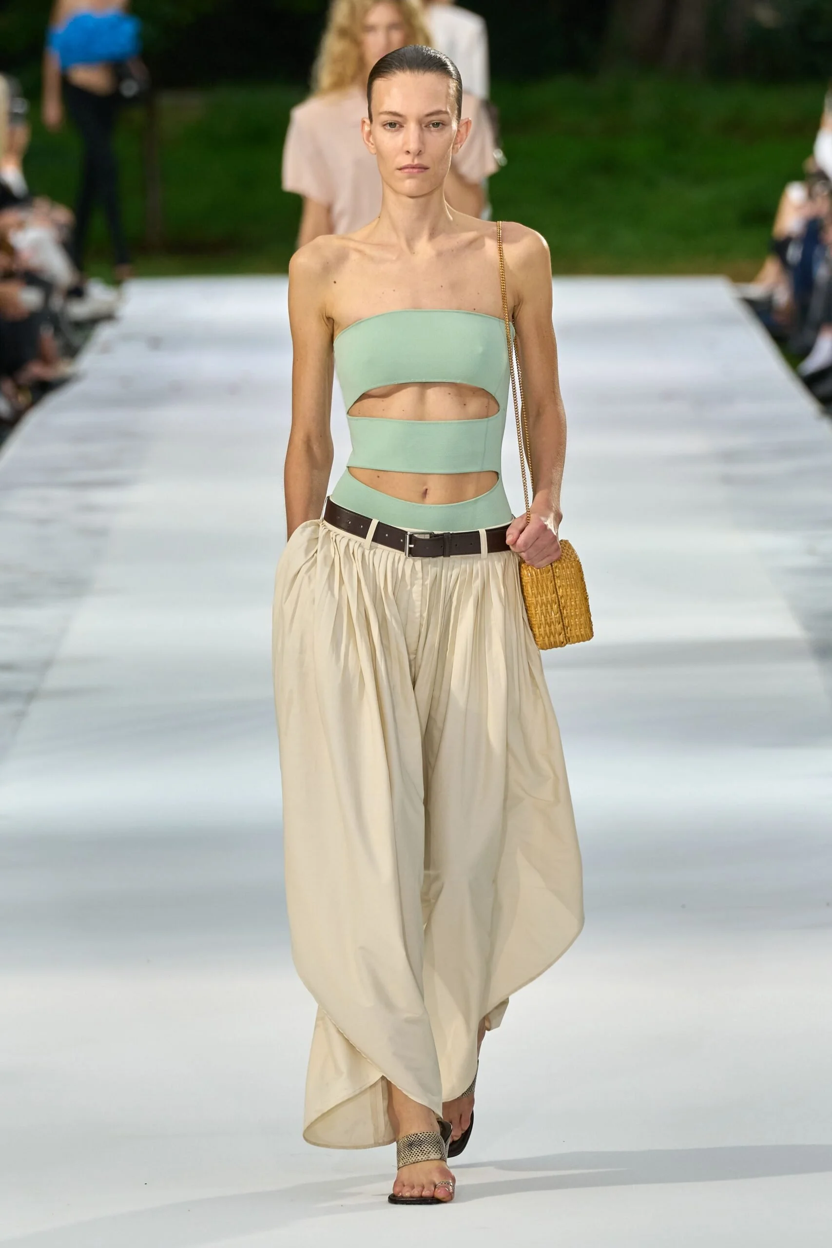 stella-mccartney-spring-2027-ready-to-wear-look-14-scaled.jpg