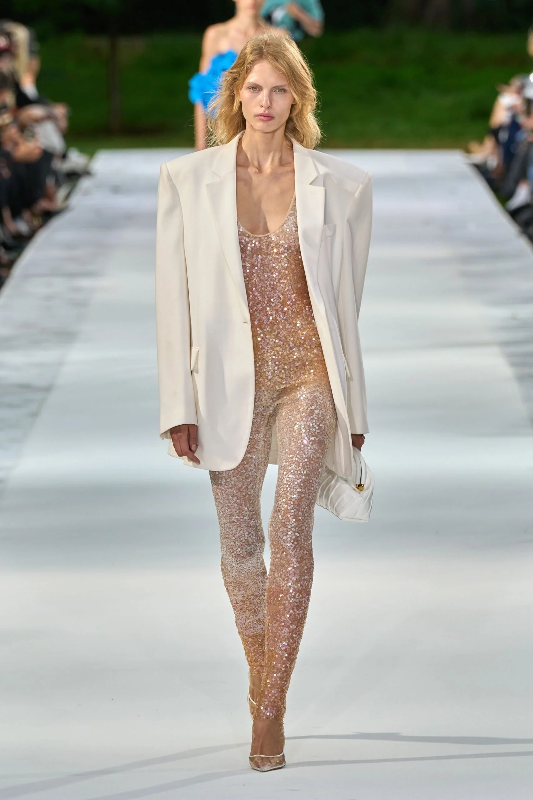 stella-mccartney-spring-2027-ready-to-wear-look-16-scaled.jpg