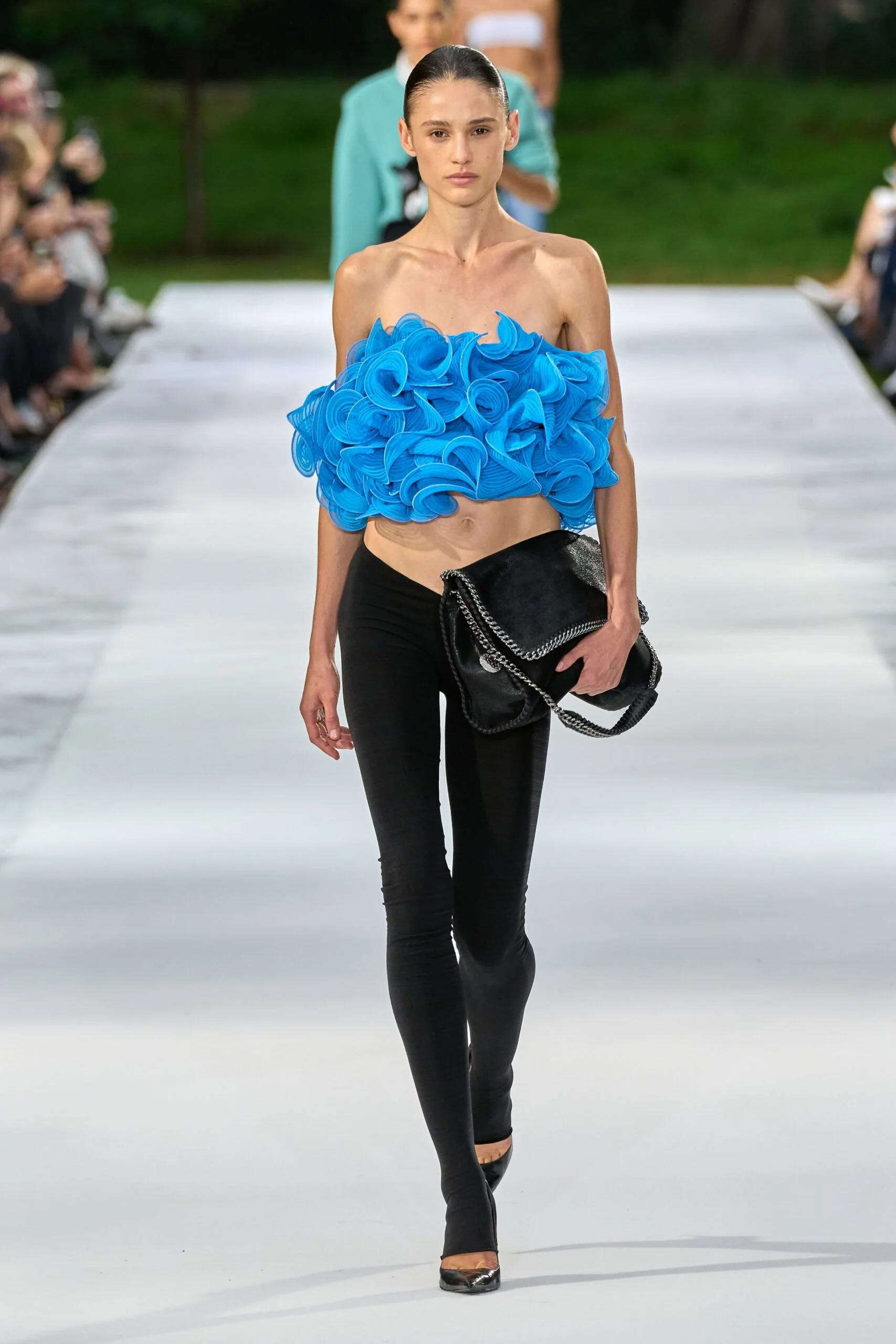 stella-mccartney-spring-2027-ready-to-wear-look-17-scaled.jpg