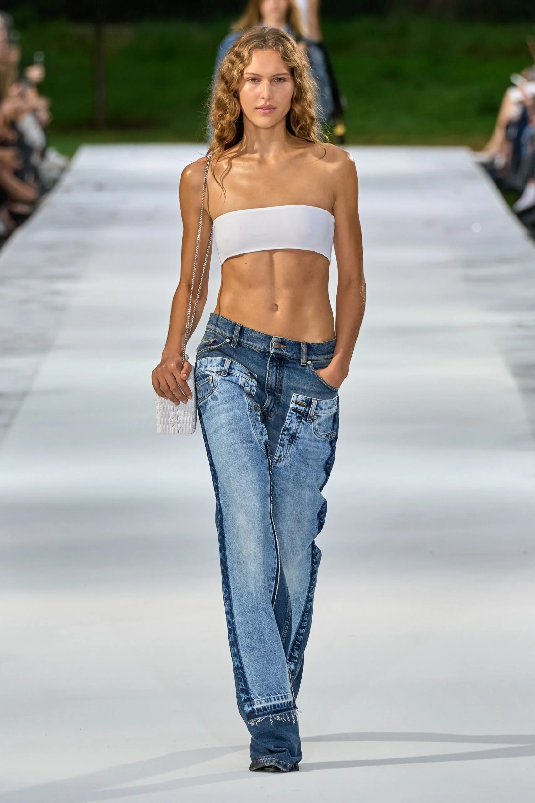 stella-mccartney-spring-2027-ready-to-wear-look-19-scaled.jpg
