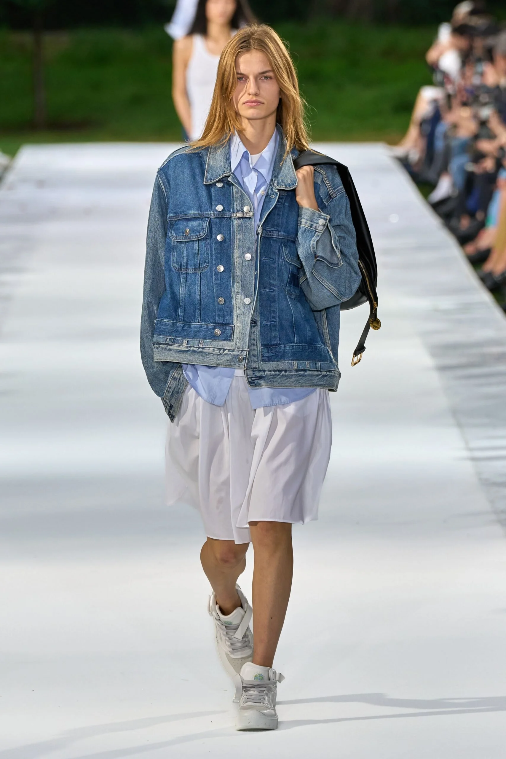 stella-mccartney-spring-2027-ready-to-wear-look-20-scaled.jpg