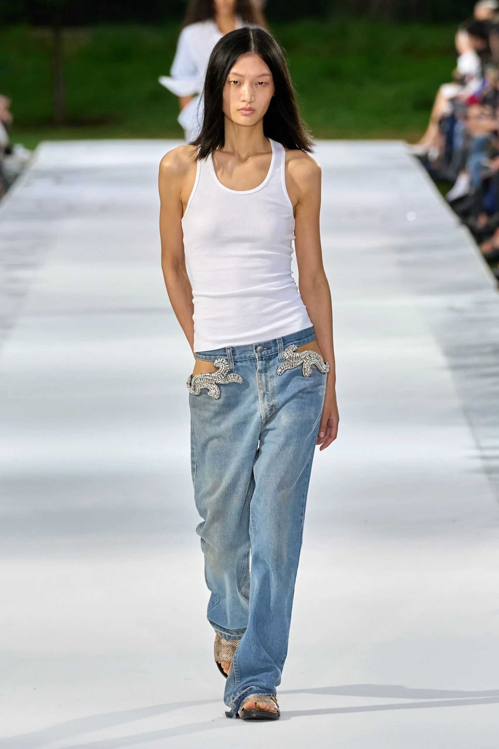 stella-mccartney-spring-2027-ready-to-wear-look-21-scaled.jpg