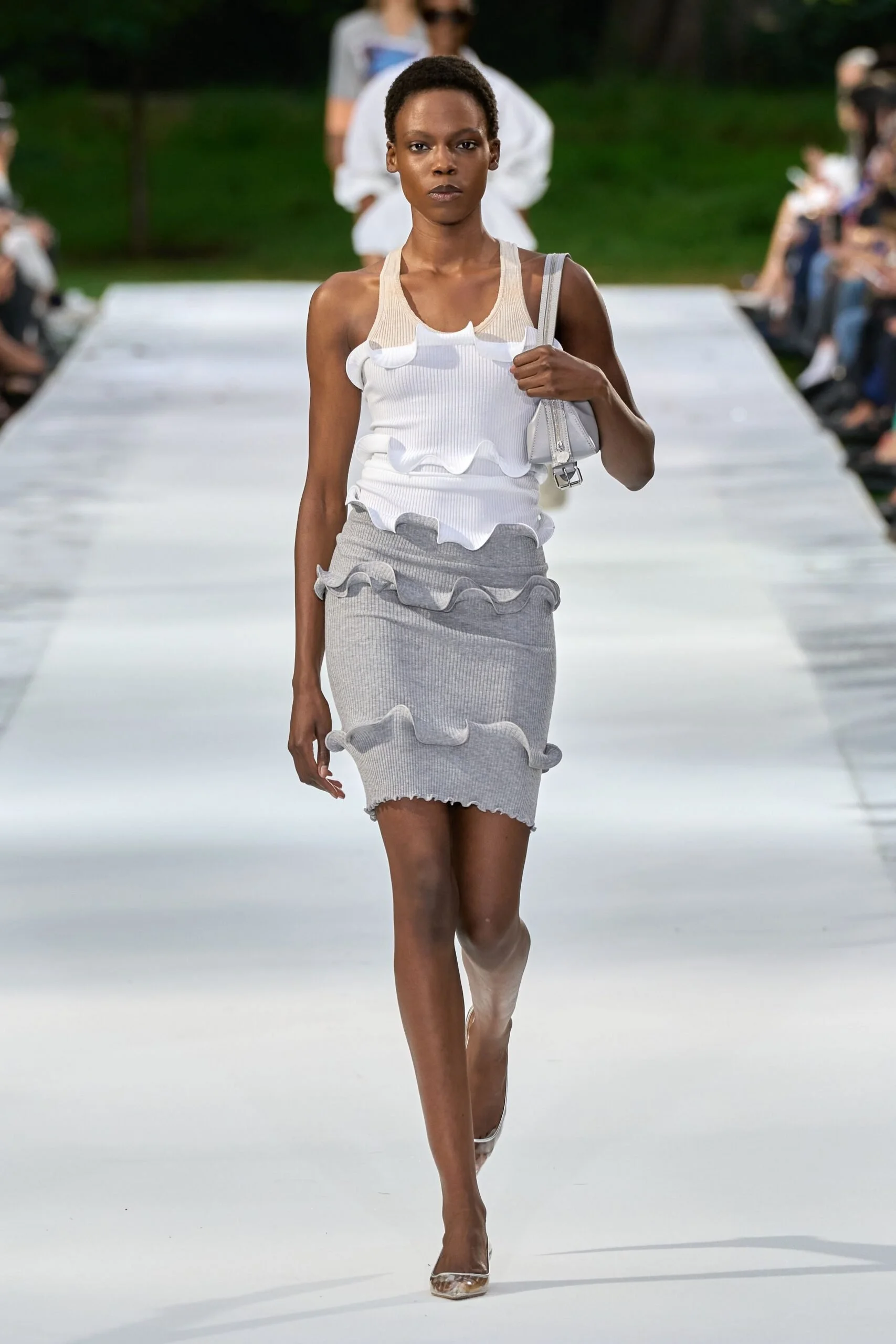 stella-mccartney-spring-2027-ready-to-wear-look-23-scaled.jpg