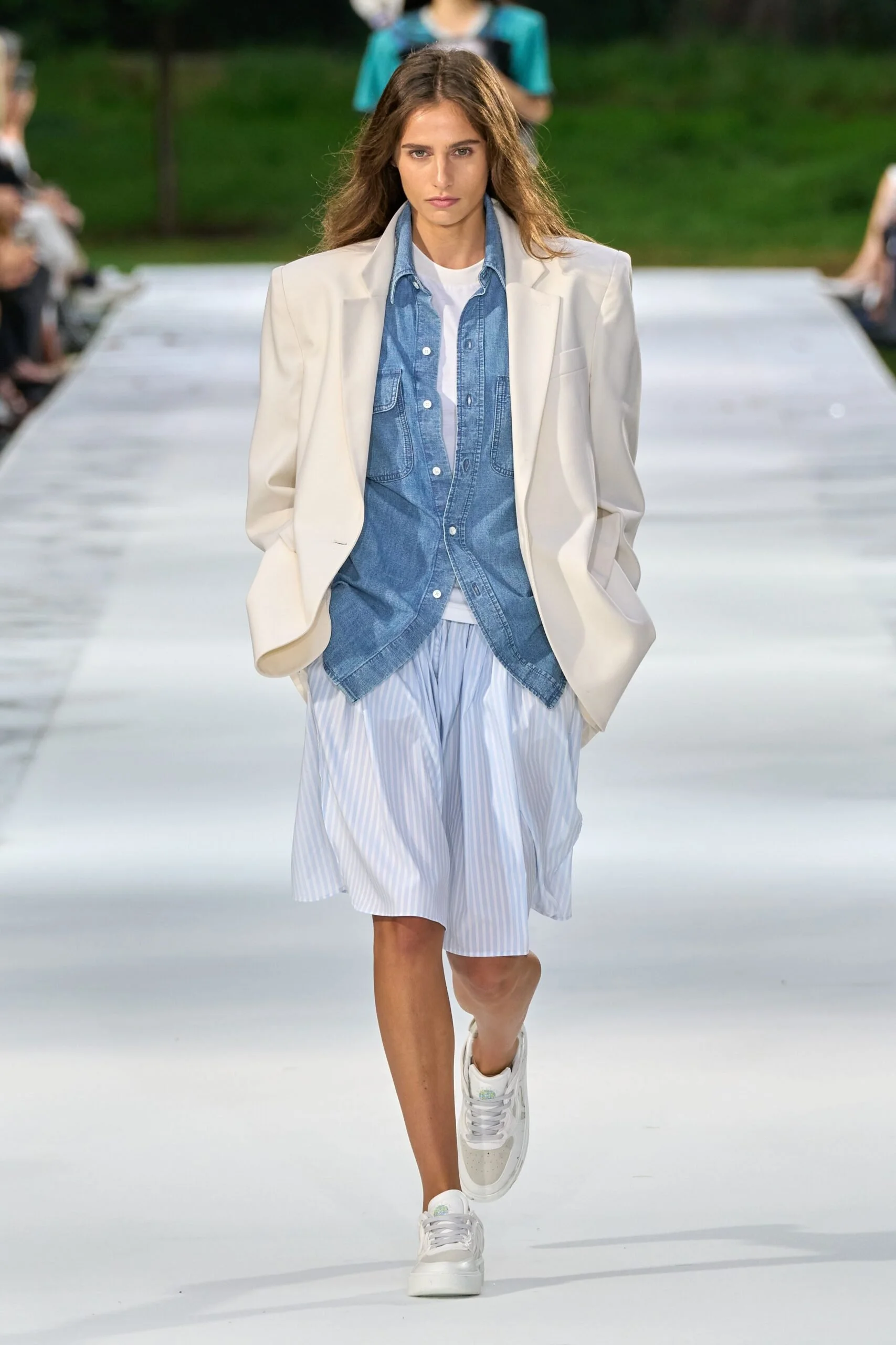 stella-mccartney-spring-2027-ready-to-wear-look-27-scaled.jpg