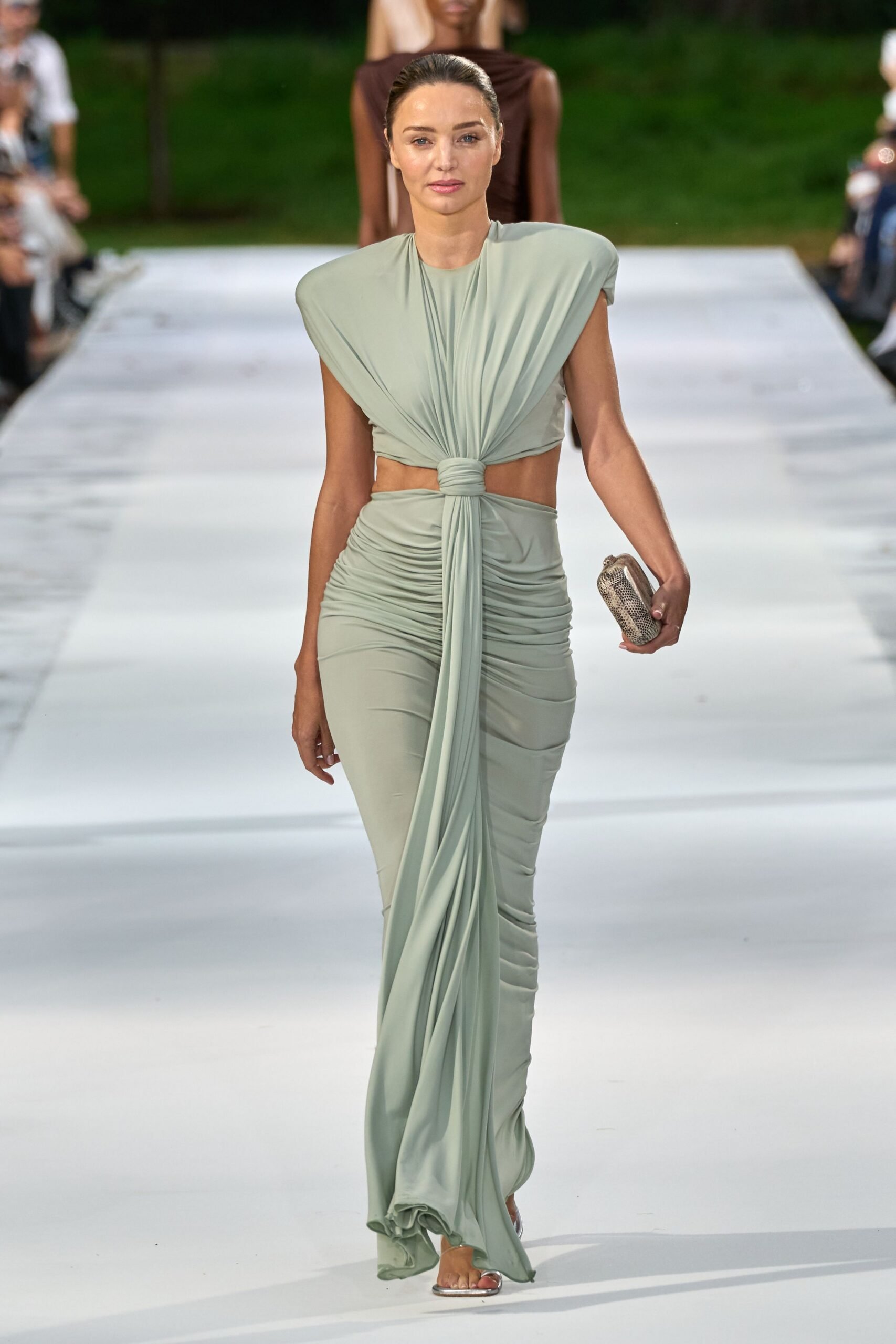 stella-mccartney-spring-2027-ready-to-wear-look-40-scaled.jpg