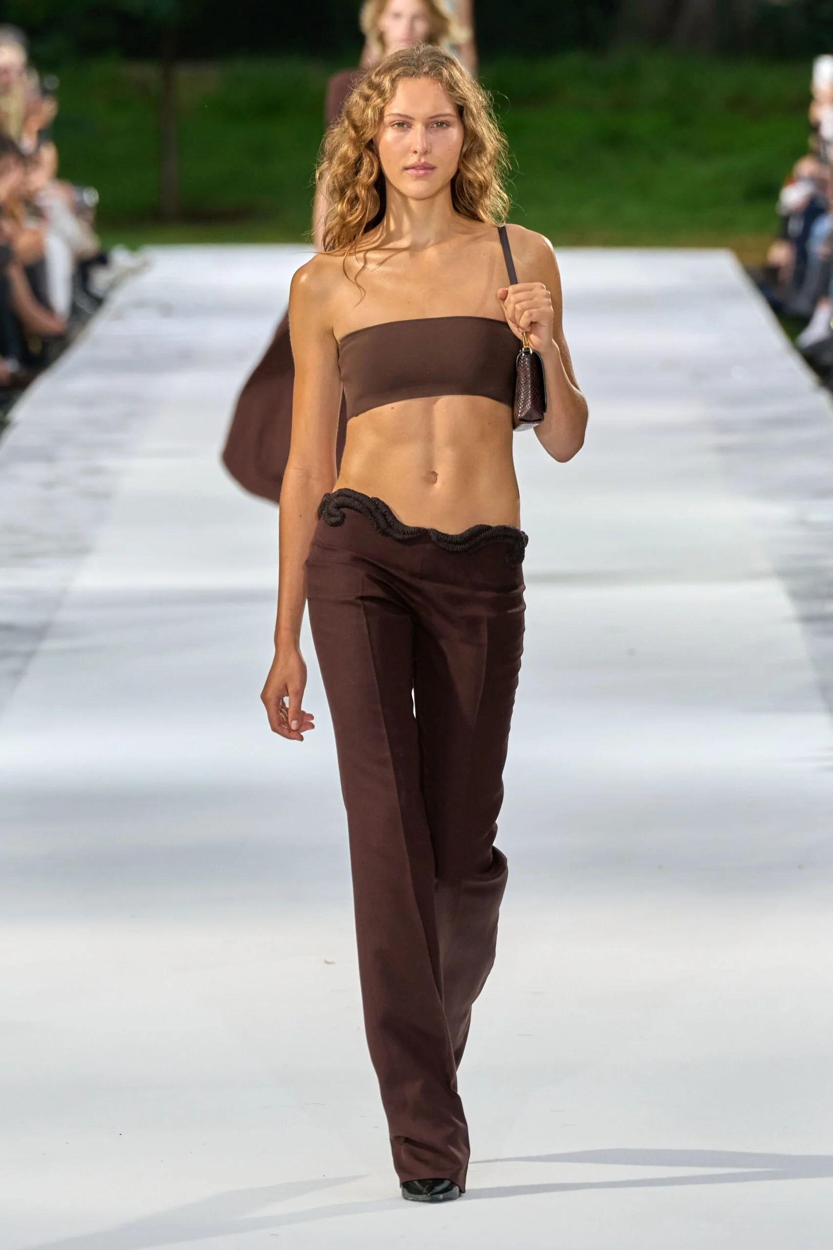 stella-mccartney-spring-2027-ready-to-wear-look-49-scaled.jpg