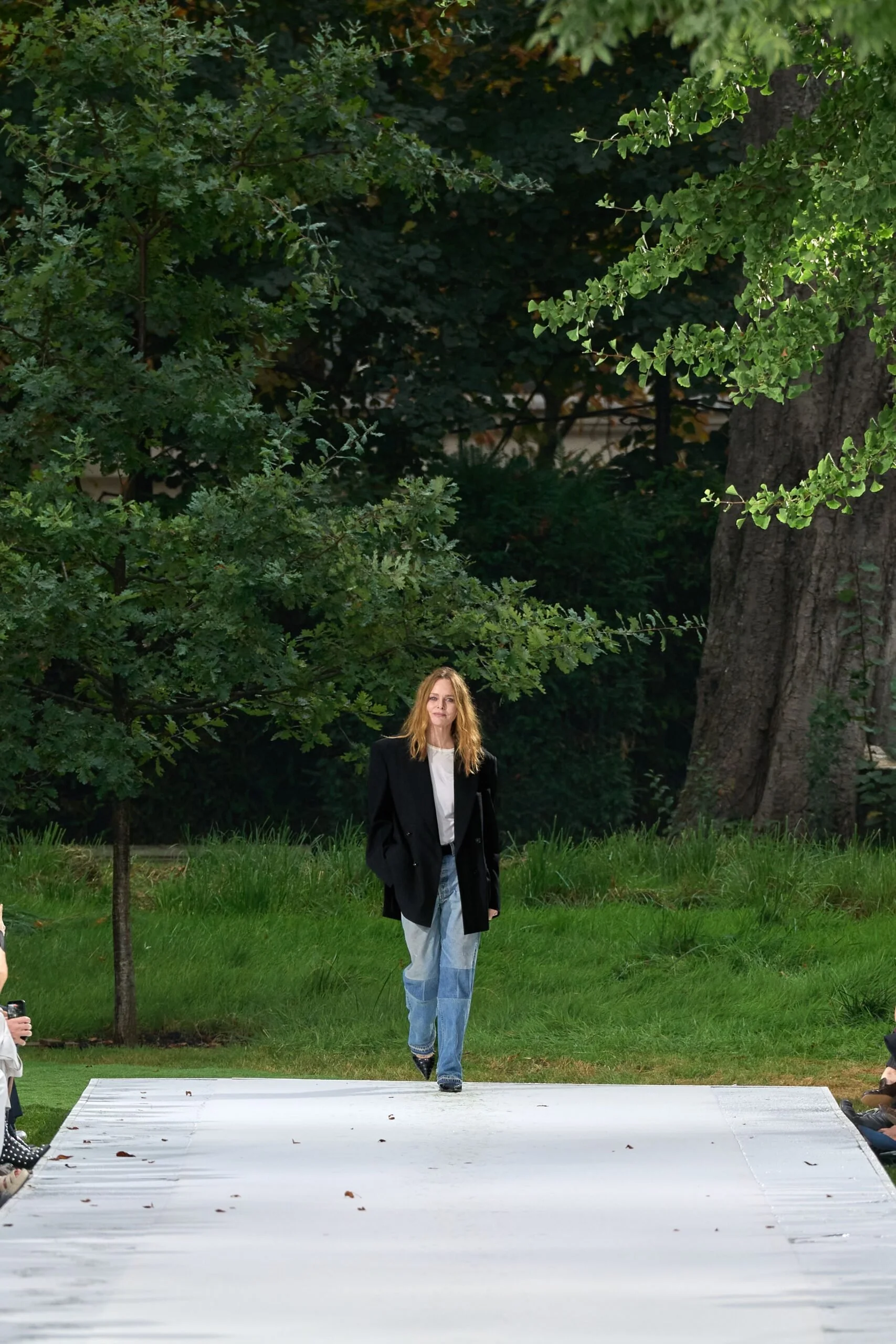 stella-mccartney-spring-2027-ready-to-wear-look-52-scaled.jpg