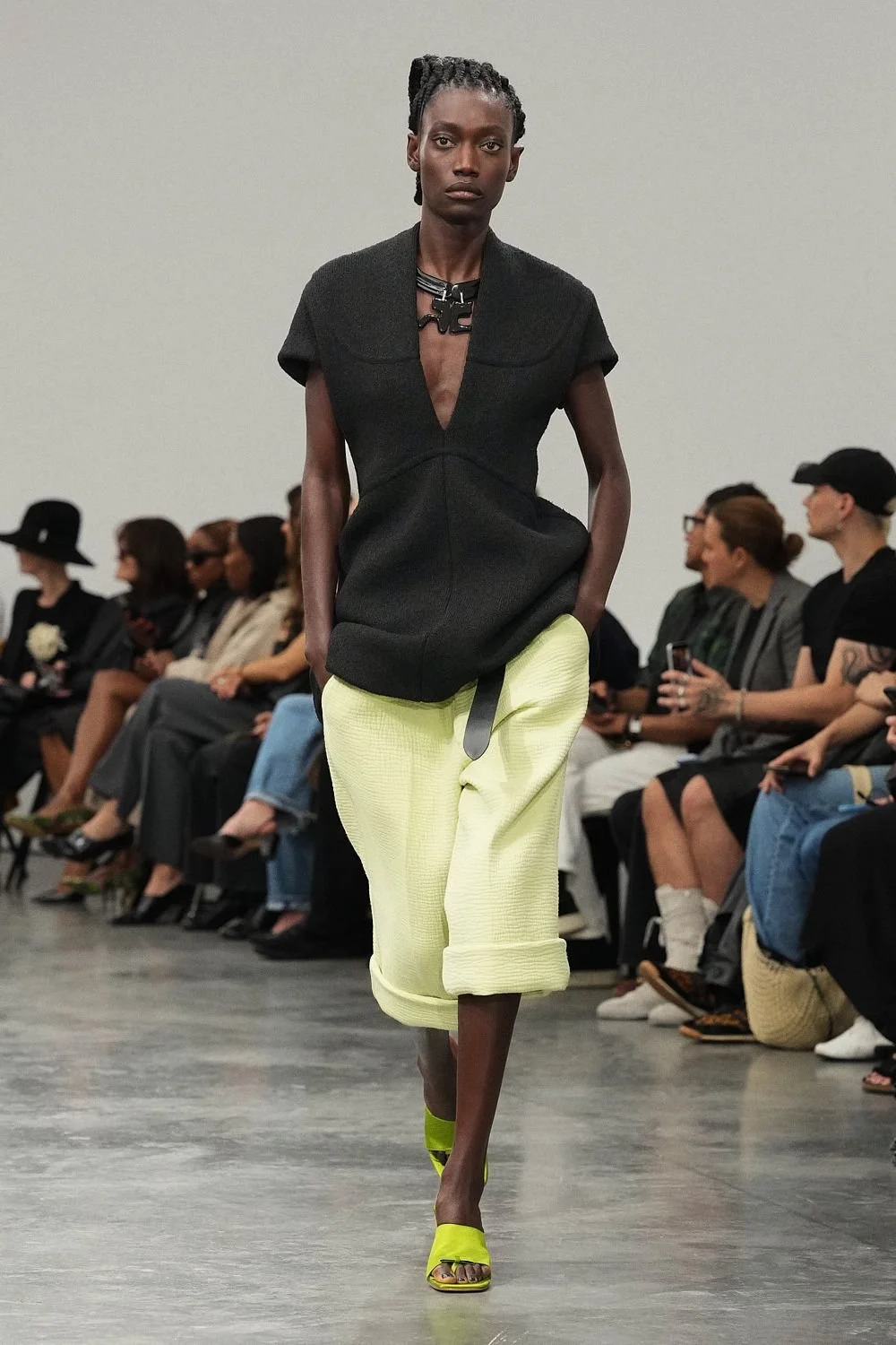 courreges-spring-2027-ready-to-wear-look-44.jpg
