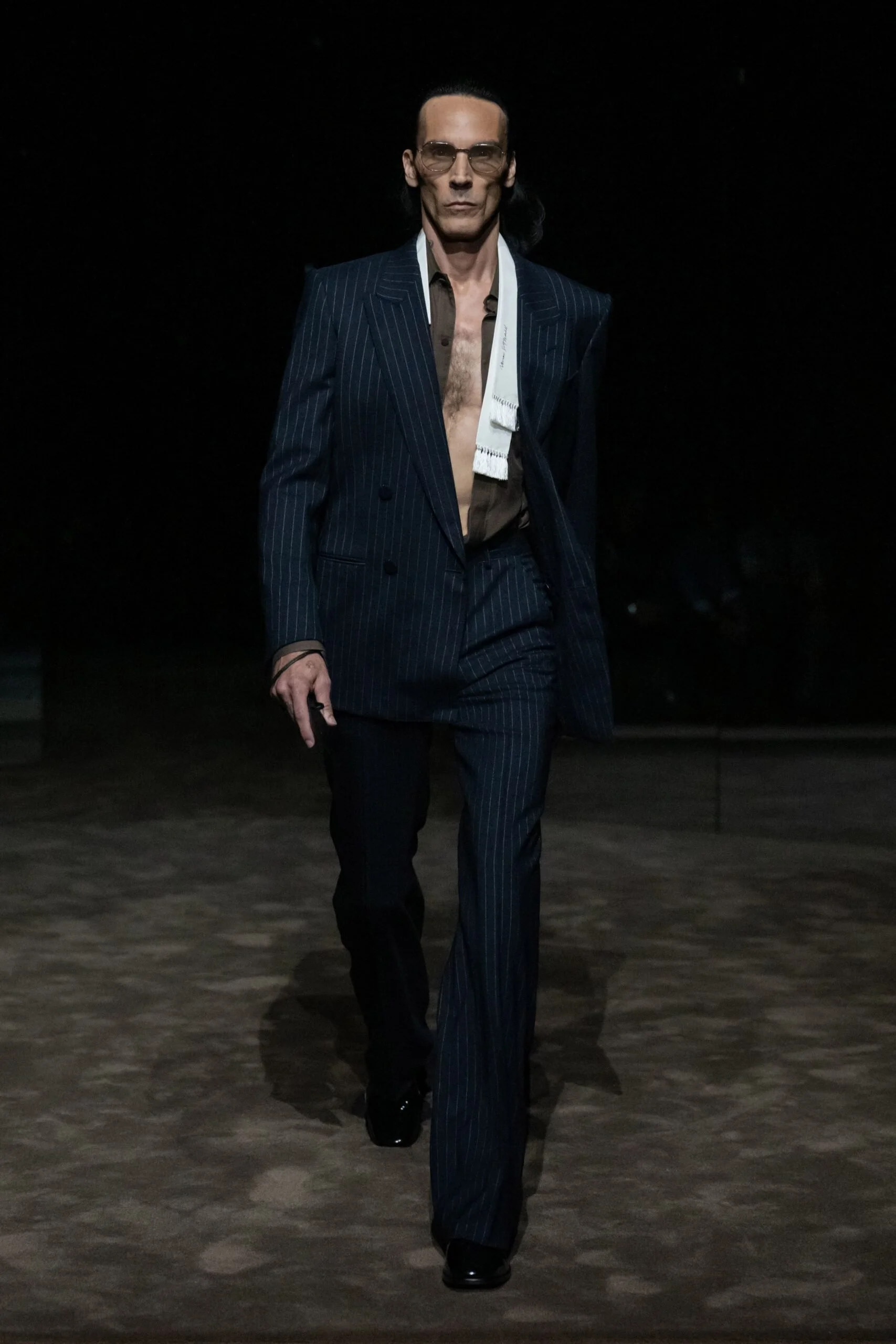 tom-ford-spring-2027-ready-to-wear-look-01-scaled.jpg
