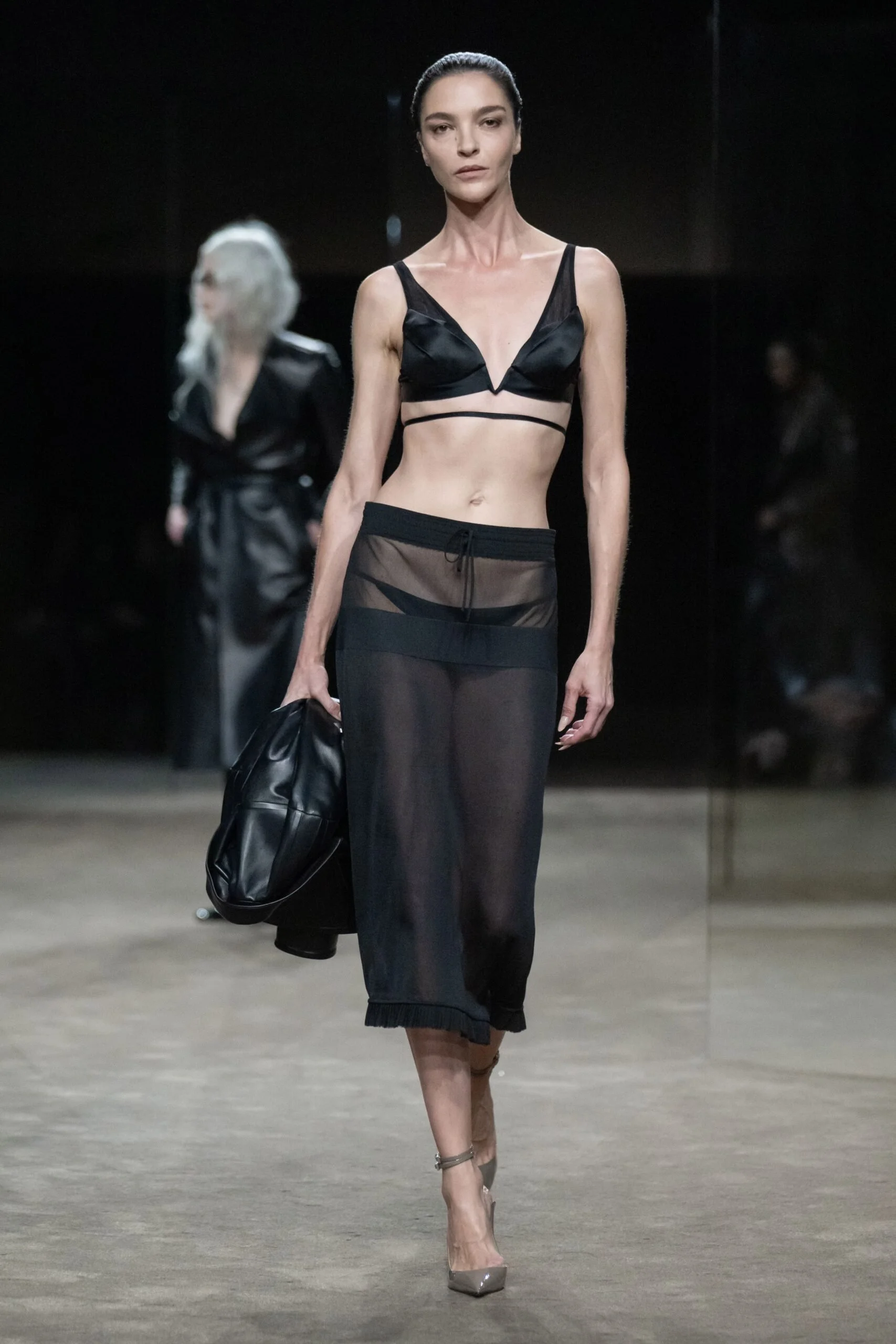 tom-ford-spring-2027-ready-to-wear-look-10-scaled.jpg