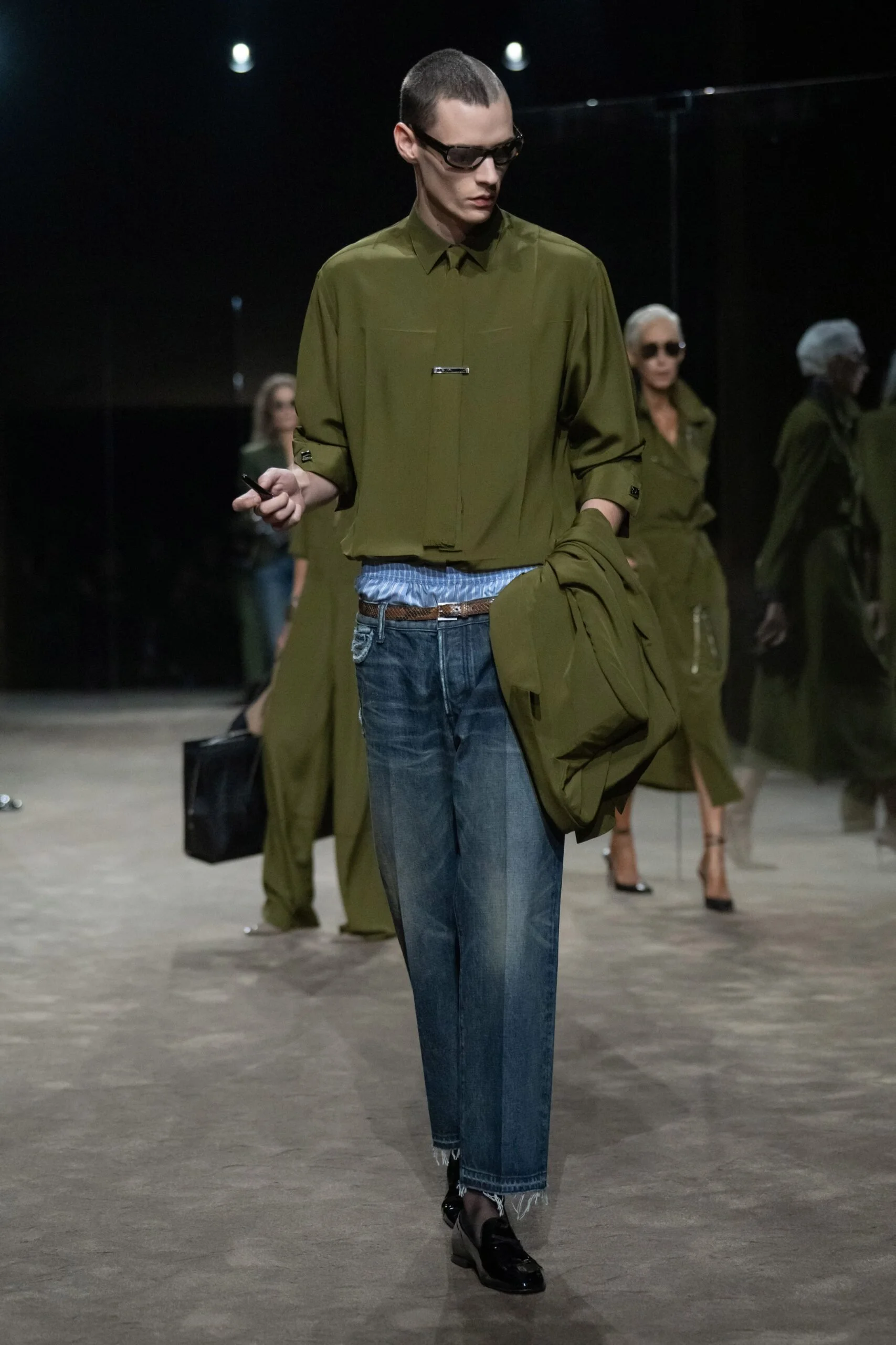 tom-ford-spring-2027-ready-to-wear-look-16-scaled.jpg