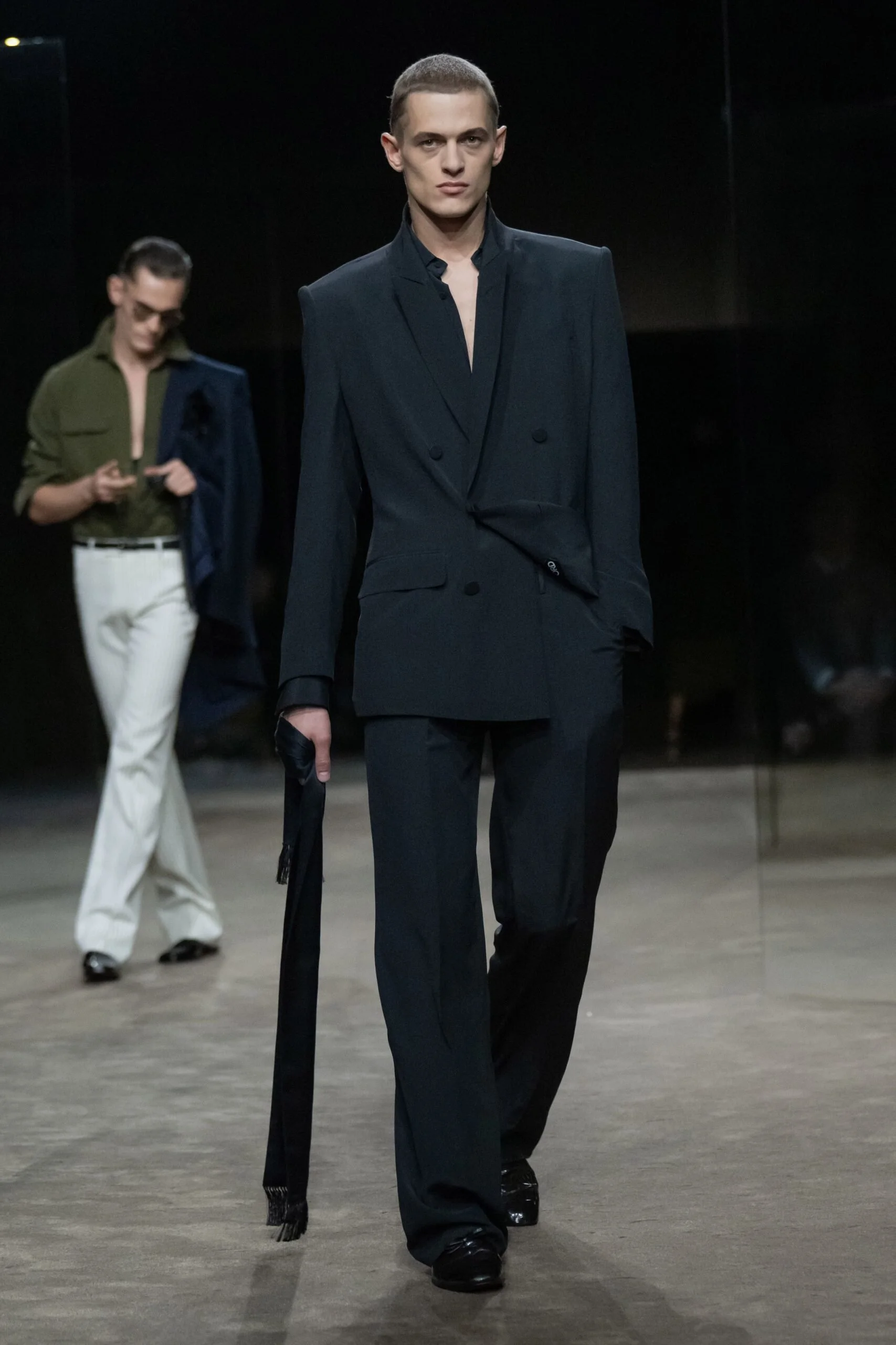 tom-ford-spring-2027-ready-to-wear-look-22-scaled.jpg