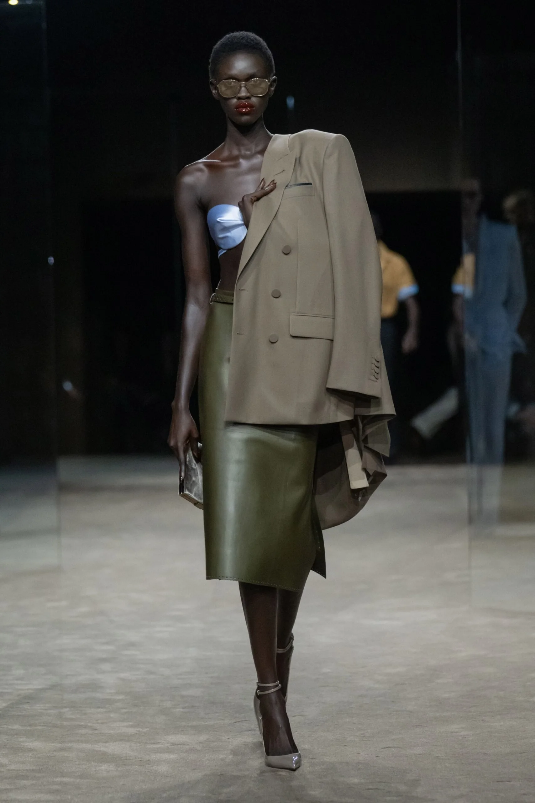 tom-ford-spring-2027-ready-to-wear-look-24-scaled.jpg