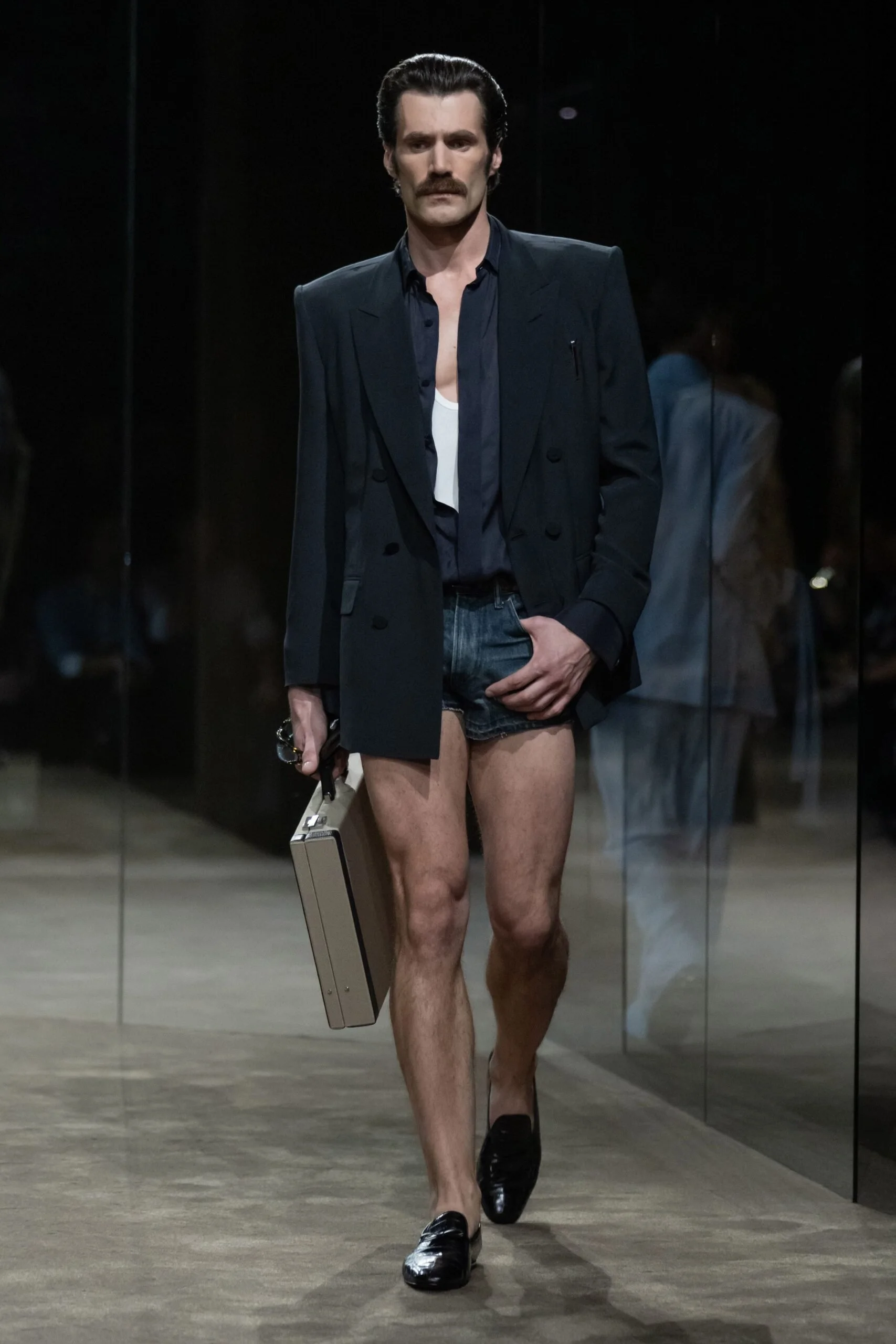 tom-ford-spring-2027-ready-to-wear-look-37-scaled.jpg