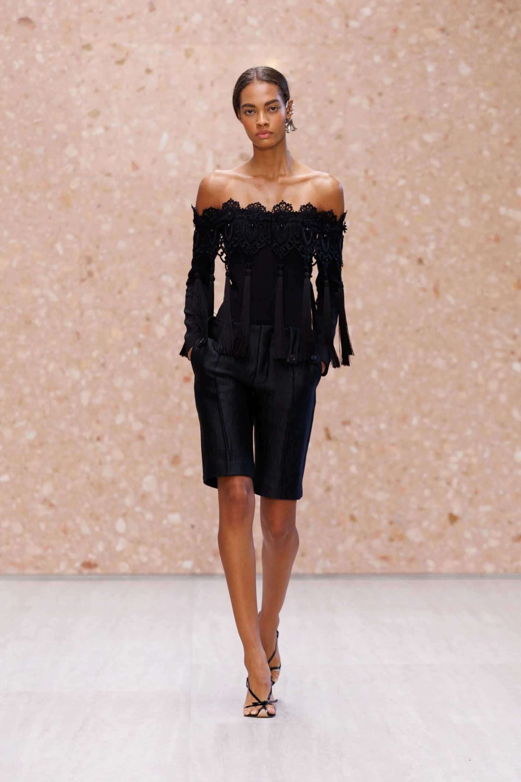 chloe-spring-2027-ready-to-wear-look-04-scaled.jpg
