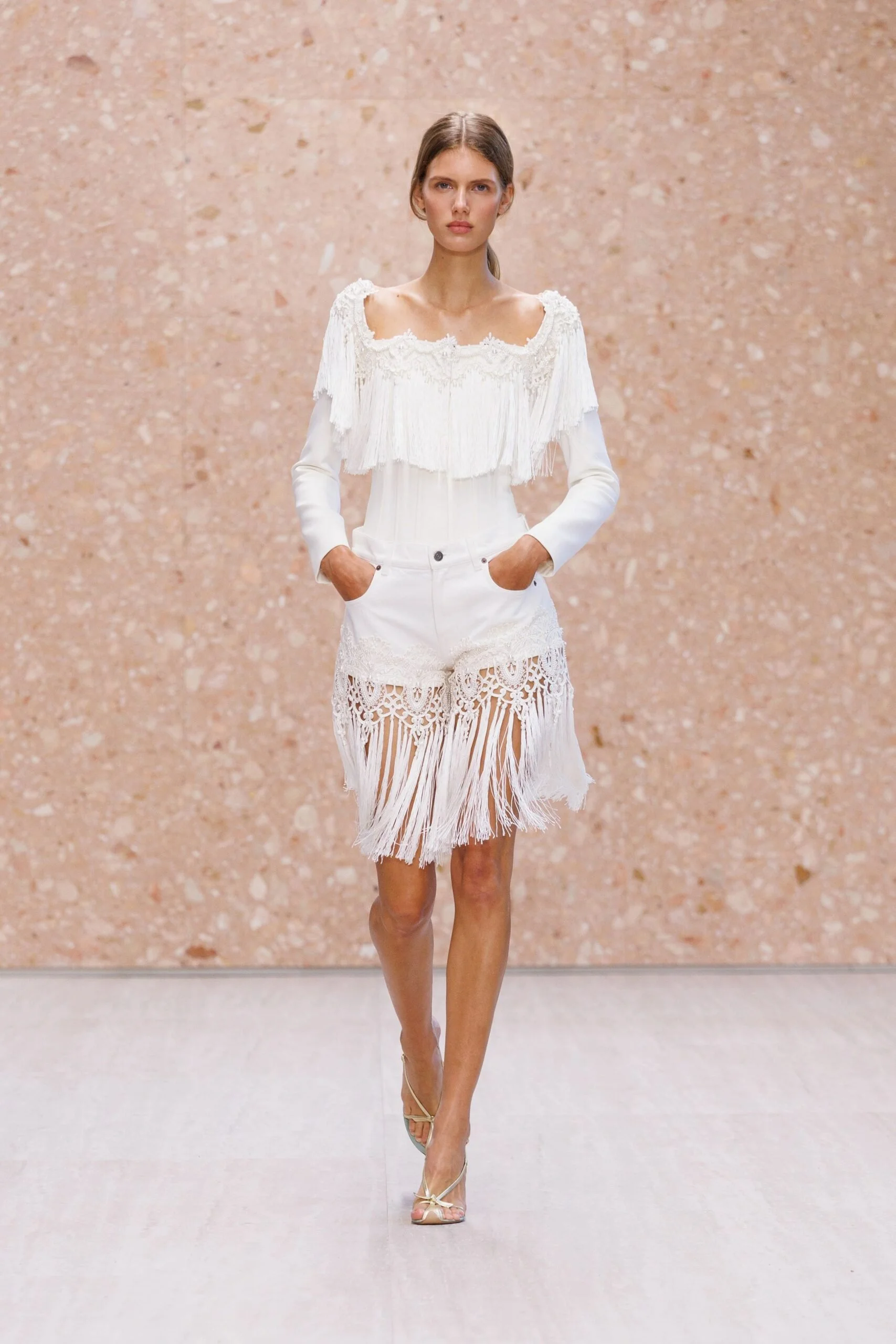 chloe-spring-2027-ready-to-wear-look-05-scaled.jpg