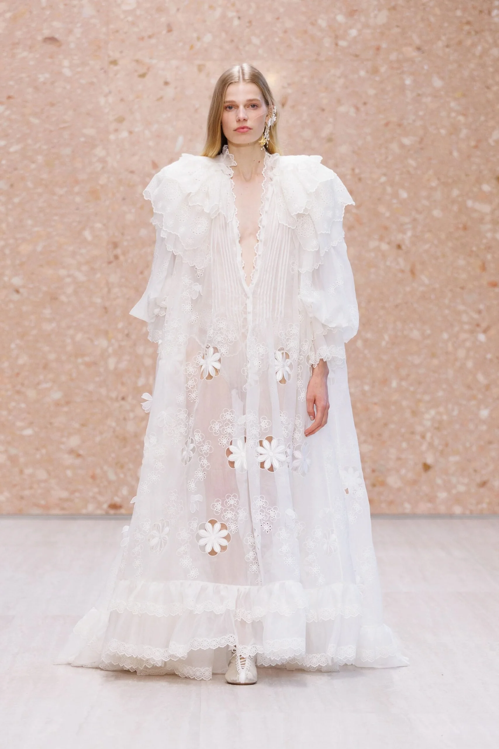 chloe-spring-2027-ready-to-wear-look-09-scaled.jpg