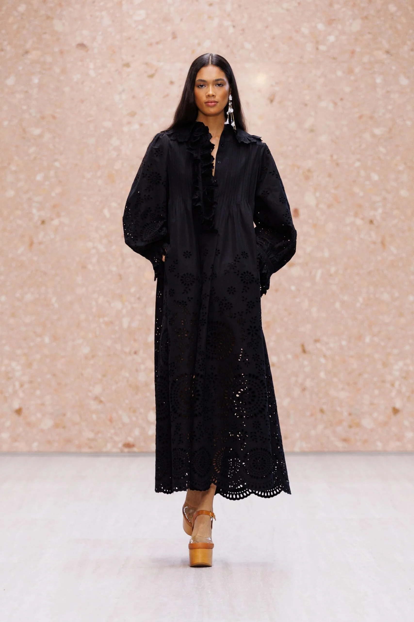 chloe-spring-2027-ready-to-wear-look-17-scaled.jpg