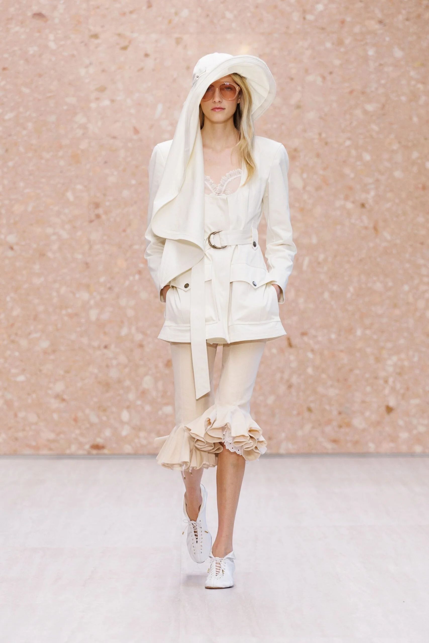 chloe-spring-2027-ready-to-wear-look-21-scaled.jpg