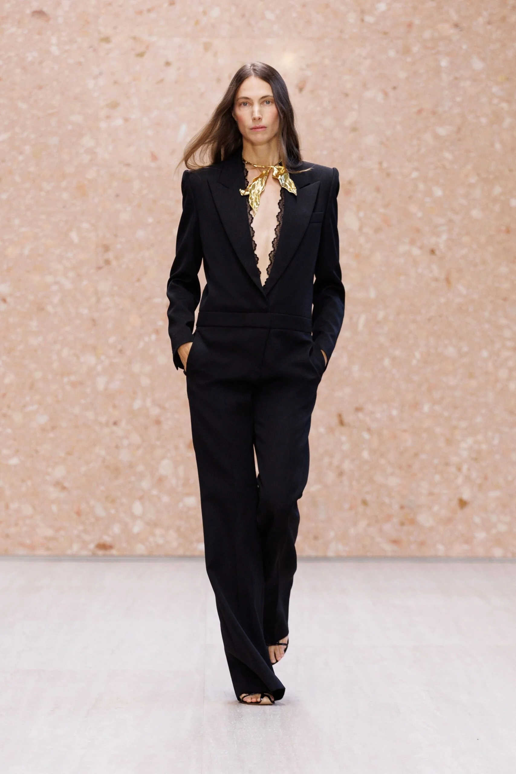 chloe-spring-2027-ready-to-wear-look-47-scaled.jpg
