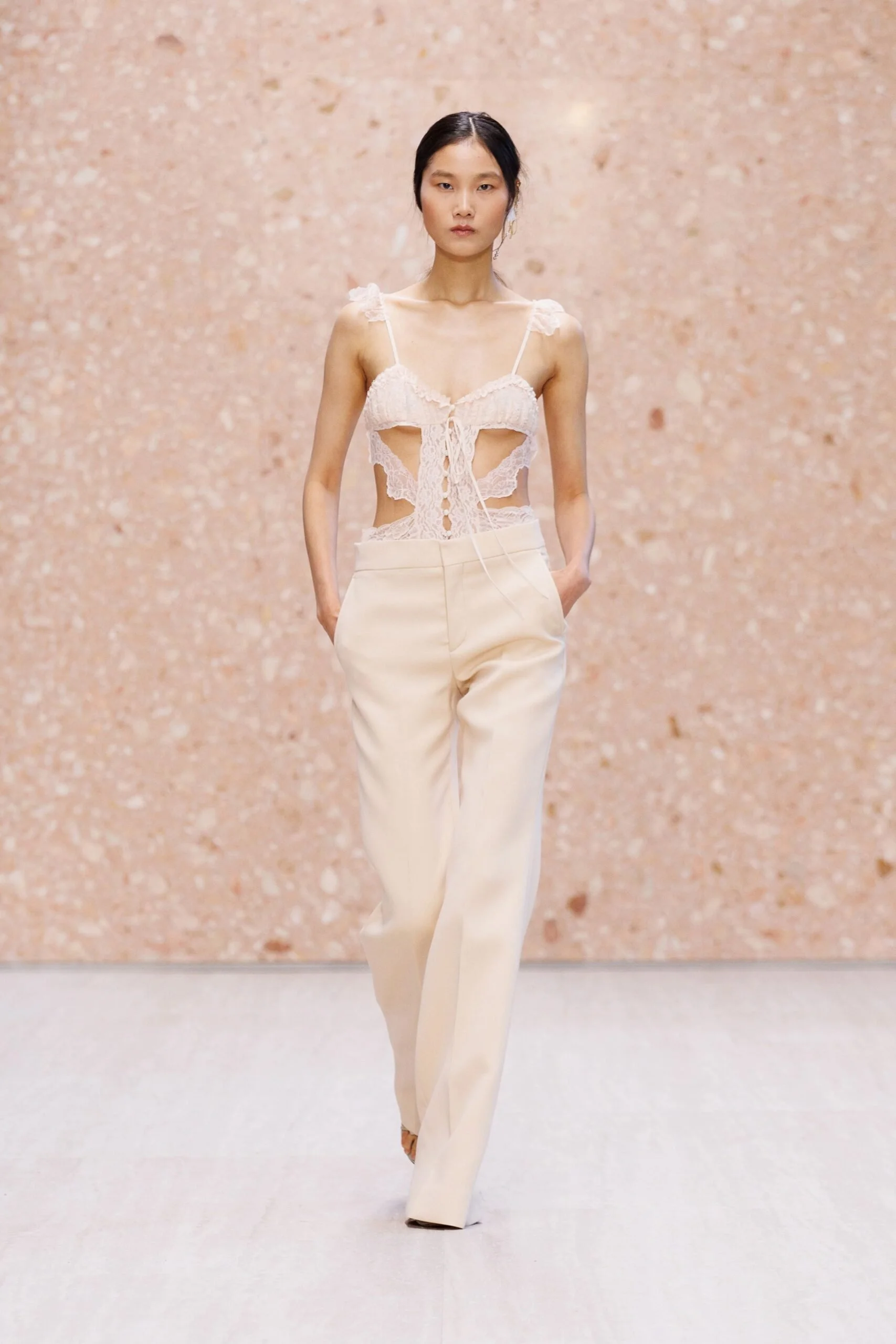 chloe-spring-2027-ready-to-wear-look-50-scaled.jpg