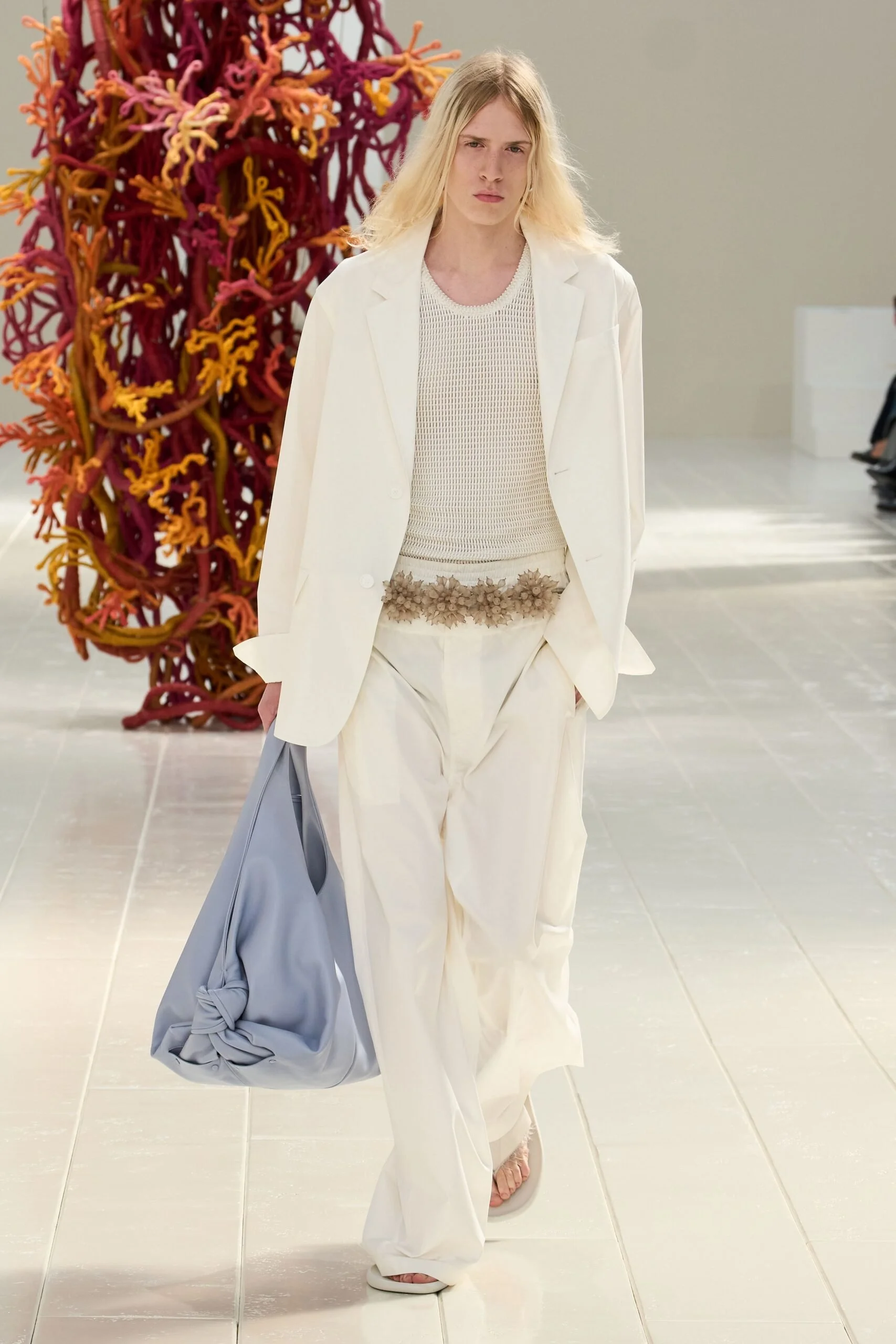 balenciaga-spring-2027-ready-to-wear-look-04-scaled.jpg