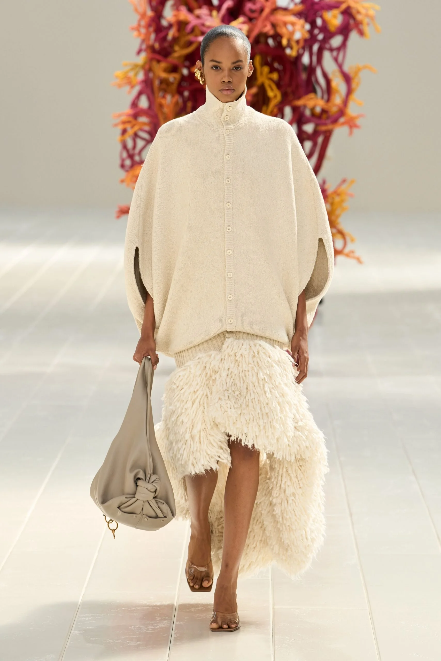 balenciaga-spring-2027-ready-to-wear-look-08-scaled.jpg