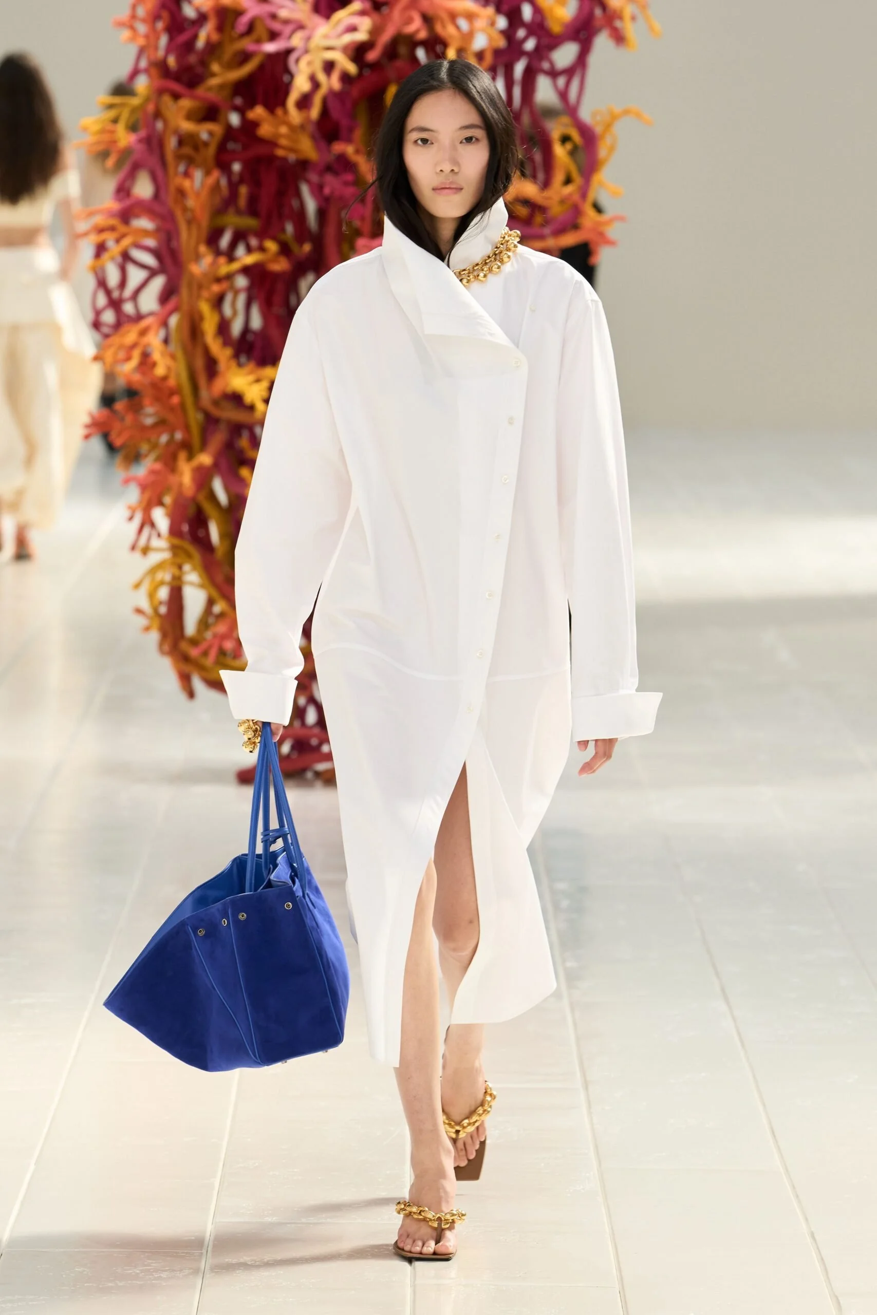 balenciaga-spring-2027-ready-to-wear-look-14-scaled.jpg