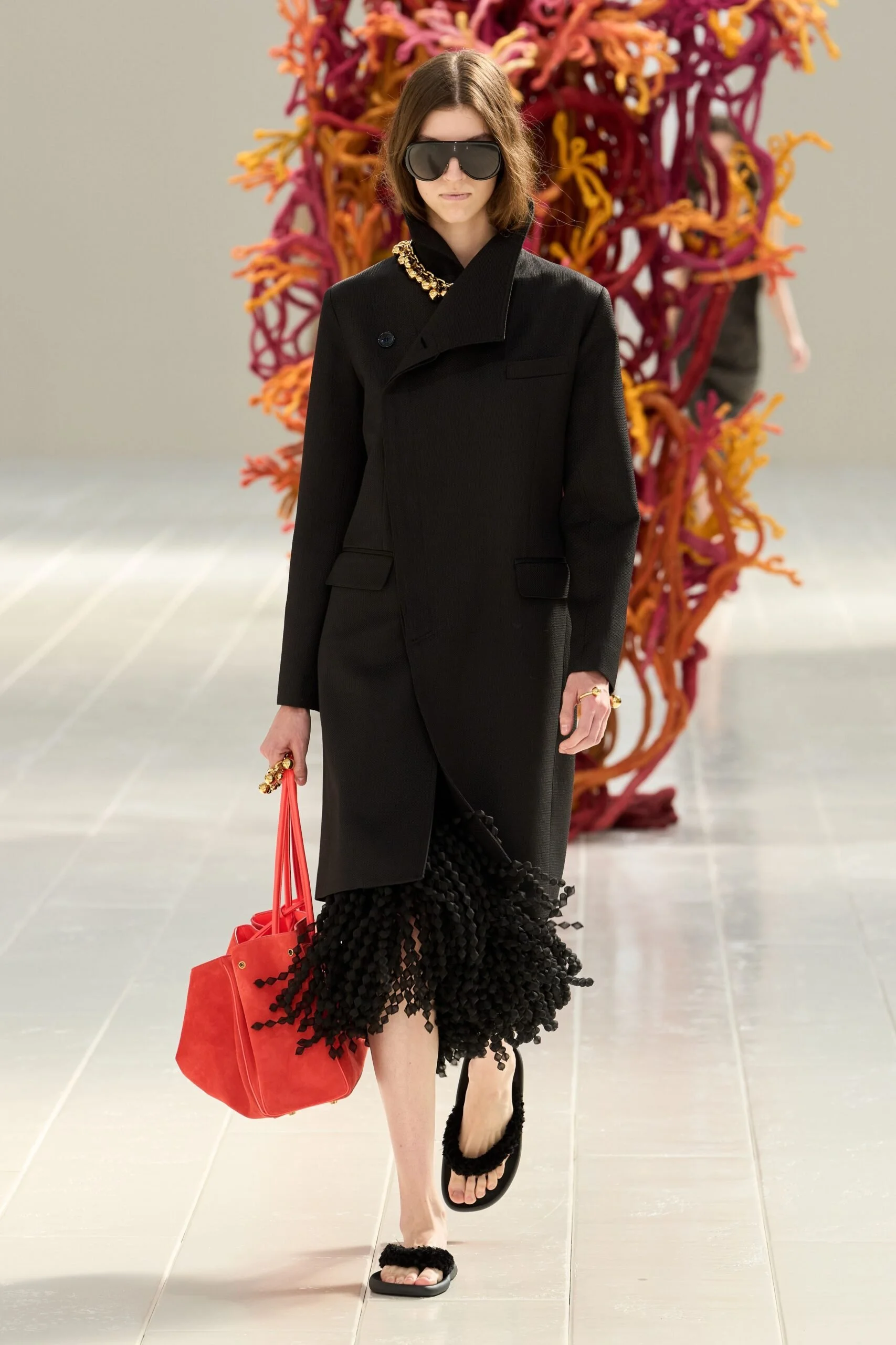 balenciaga-spring-2027-ready-to-wear-look-19-scaled.jpg