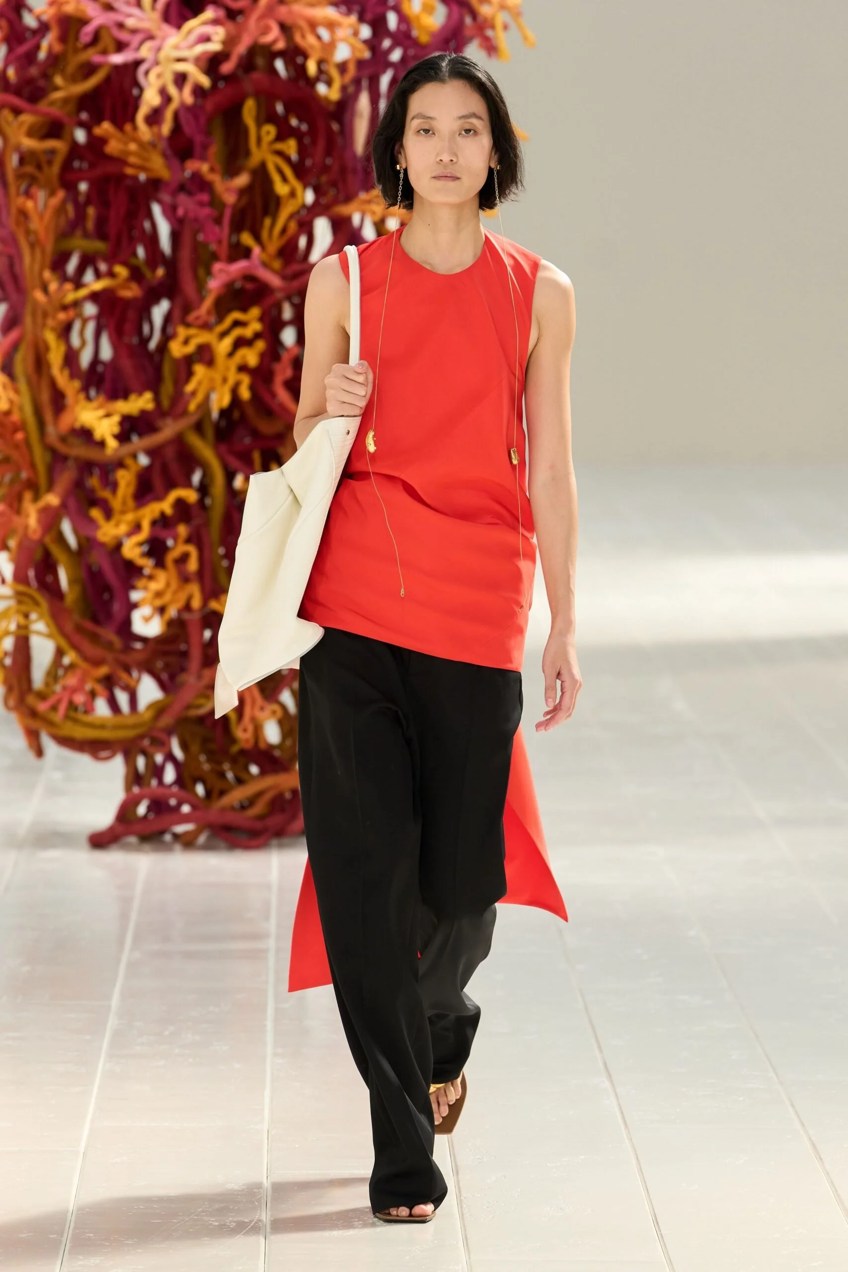 balenciaga-spring-2027-ready-to-wear-look-24-scaled.jpg