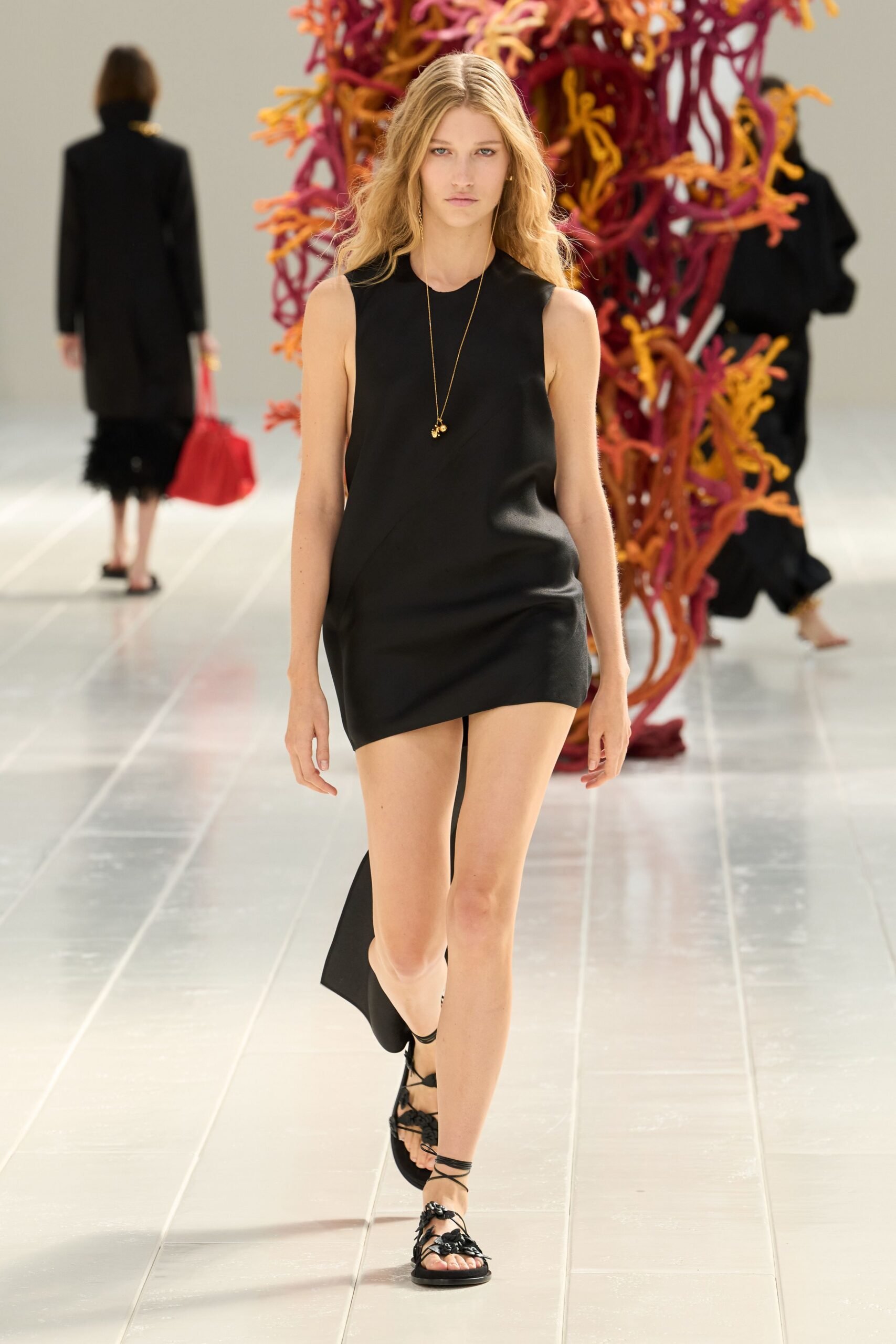 balenciaga-spring-2027-ready-to-wear-look-26-scaled.jpg