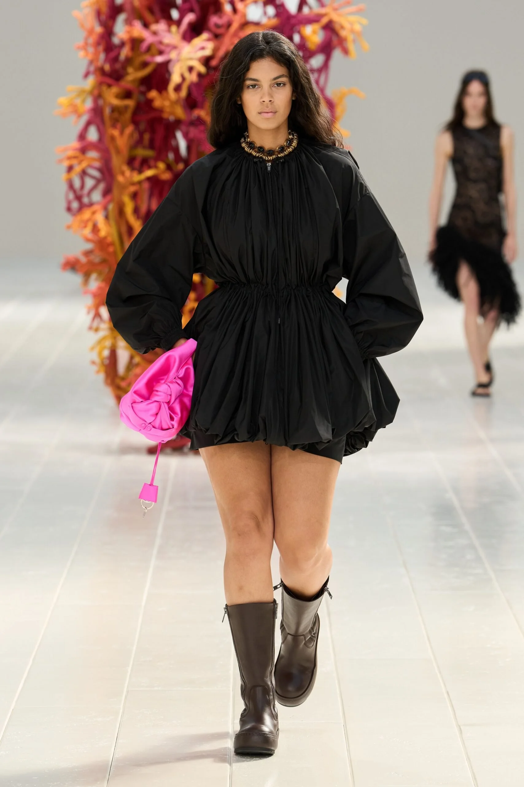 balenciaga-spring-2027-ready-to-wear-look-30-scaled.jpg