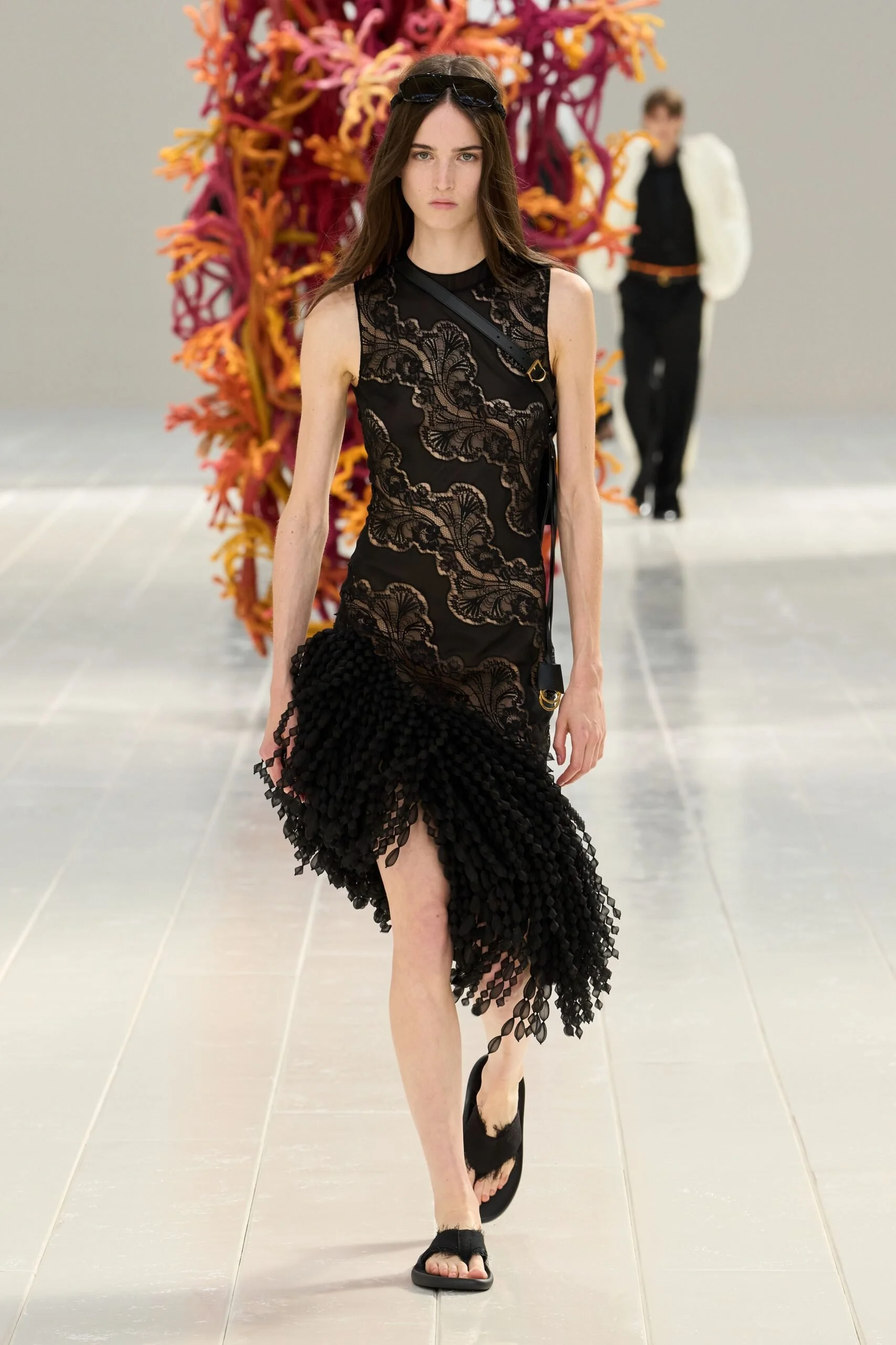 balenciaga-spring-2027-ready-to-wear-look-31-scaled.jpg