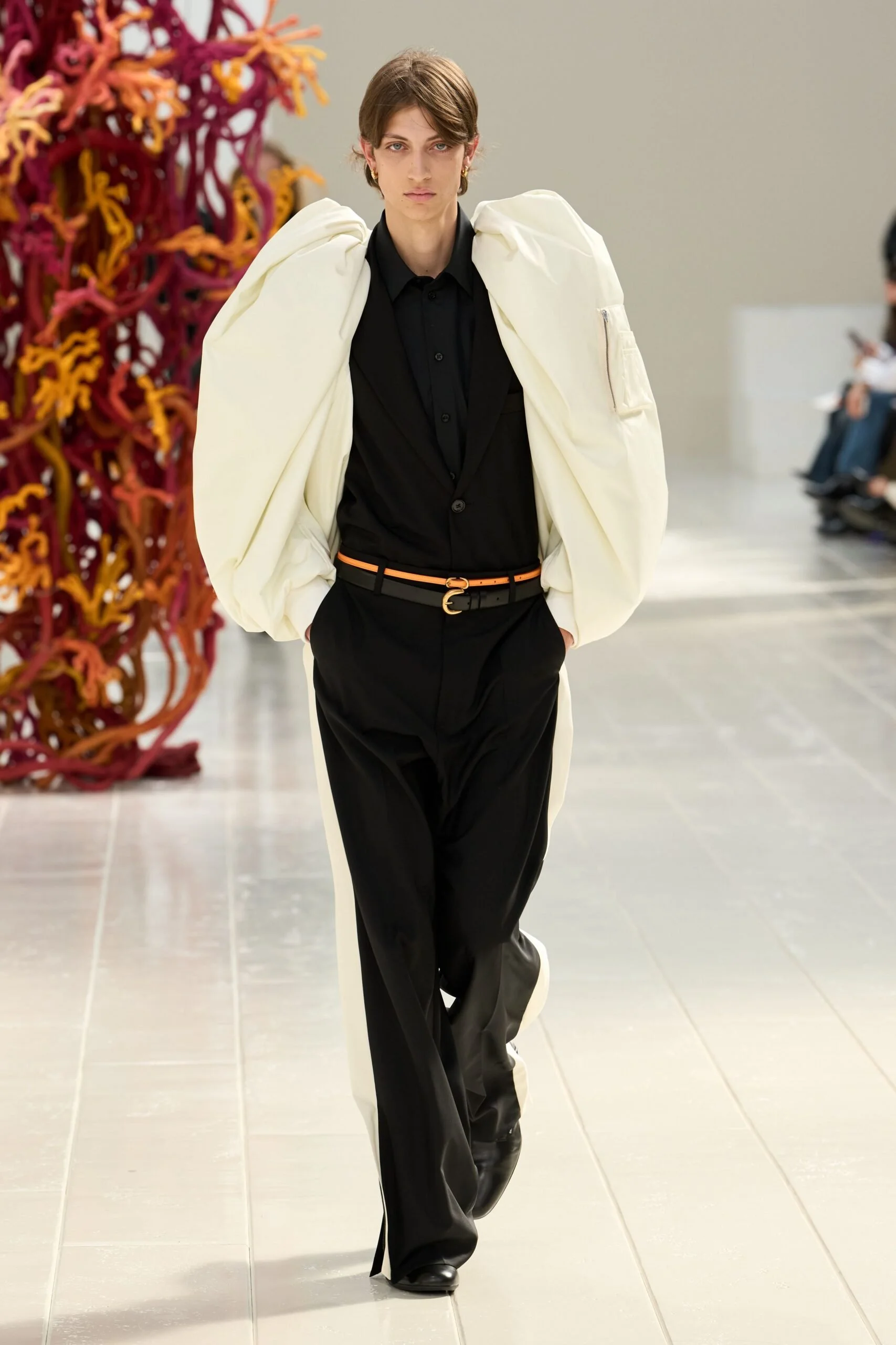 balenciaga-spring-2027-ready-to-wear-look-32-scaled.jpg