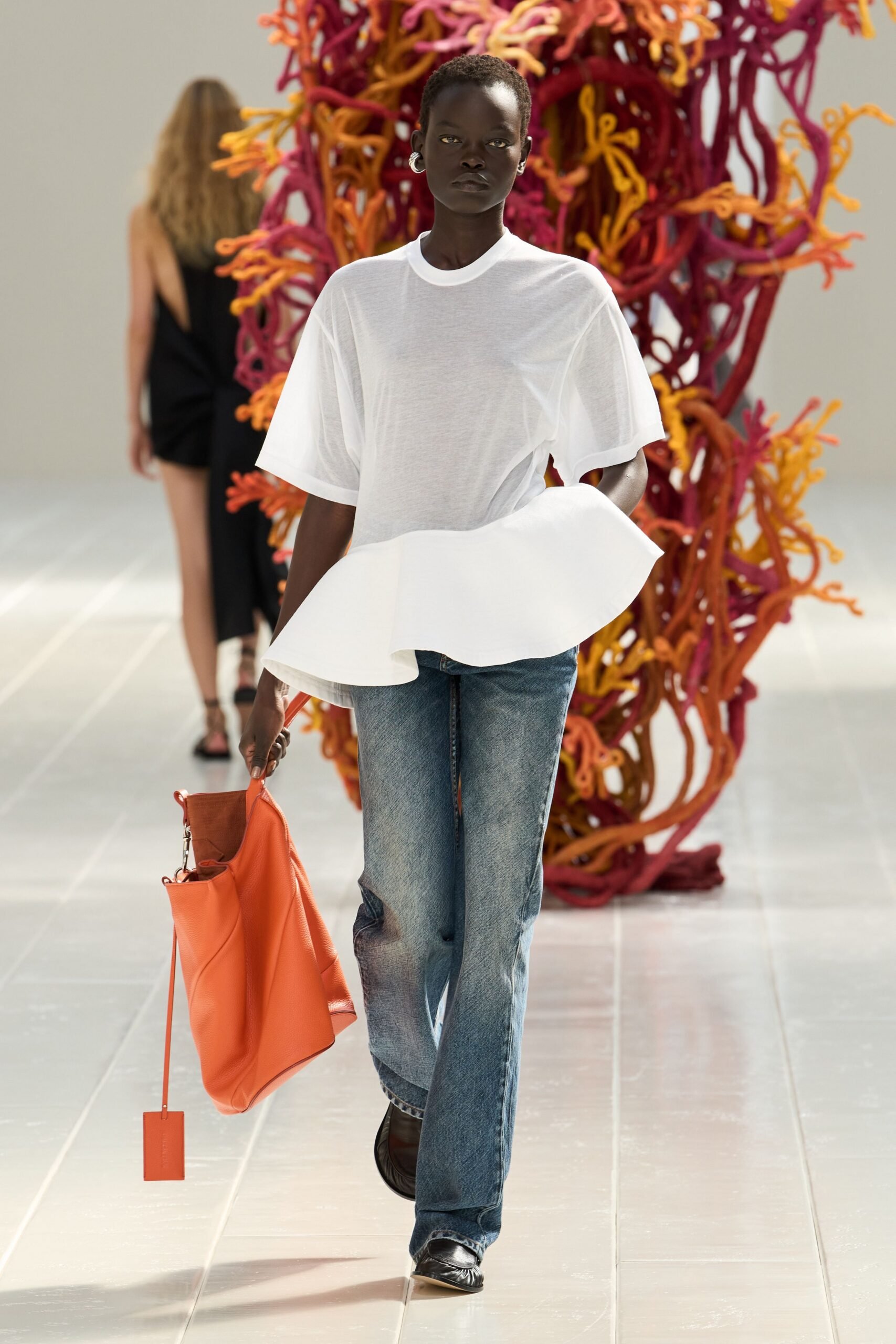 balenciaga-spring-2027-ready-to-wear-look-35-scaled.jpg