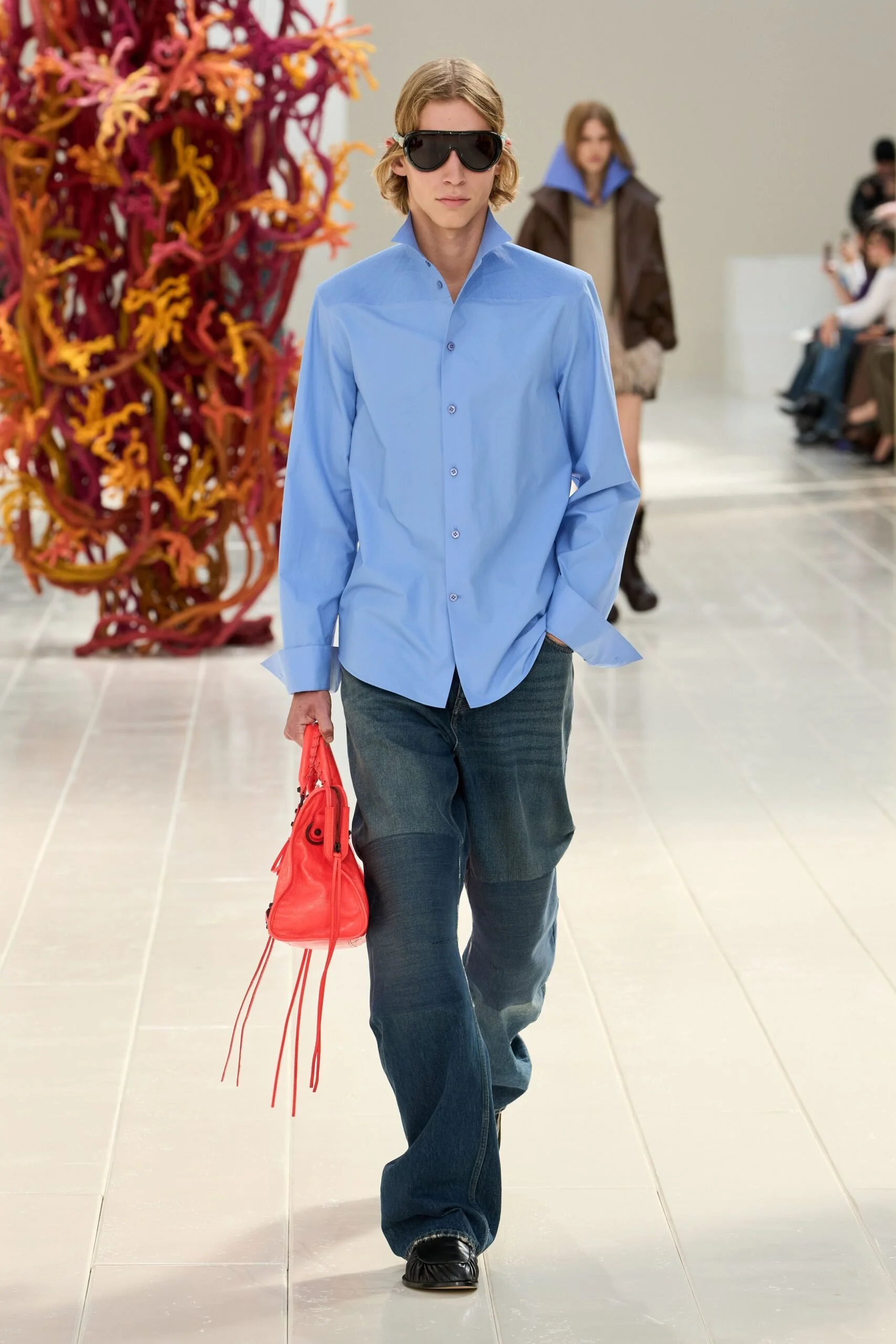 balenciaga-spring-2027-ready-to-wear-look-37-scaled.jpg