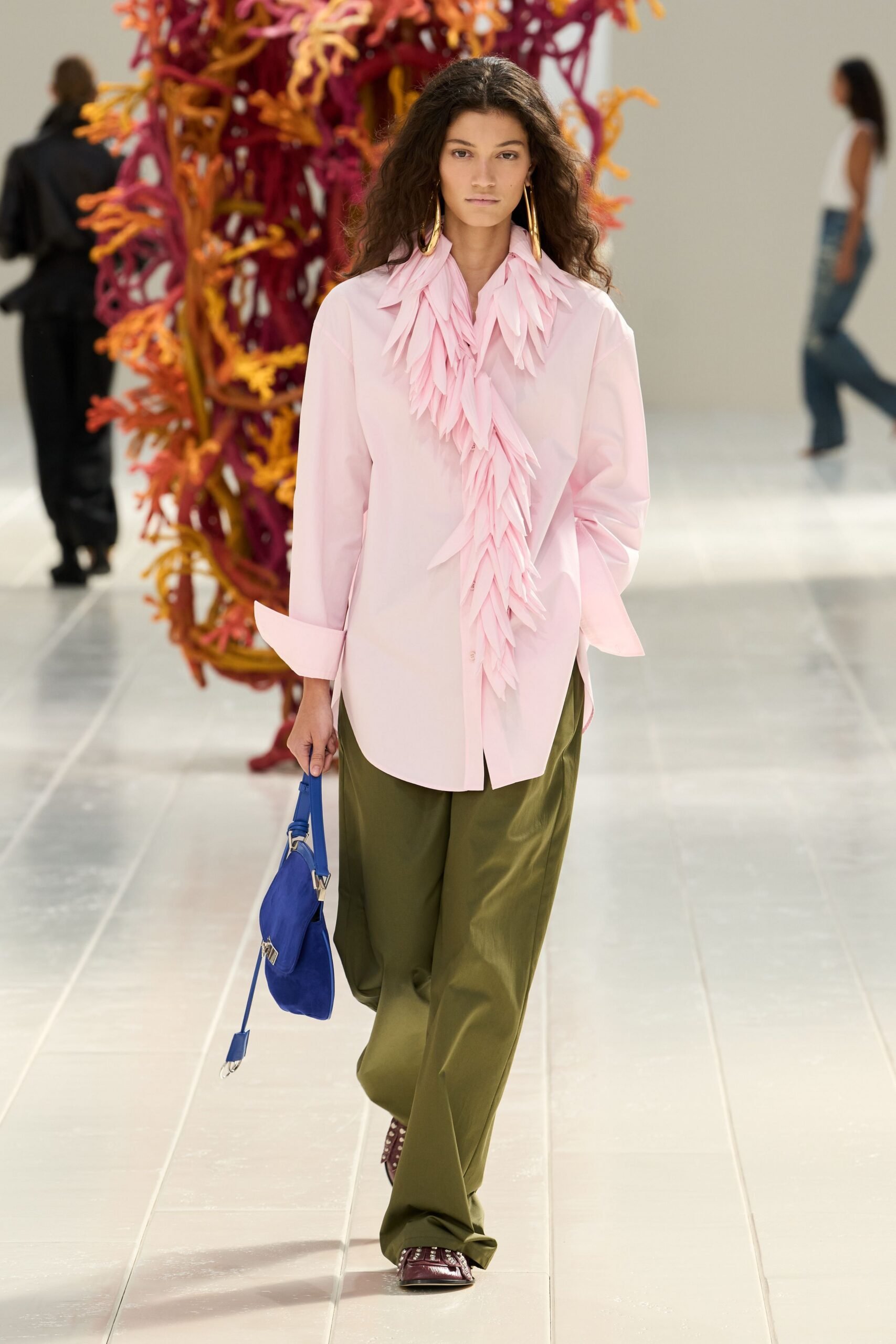 balenciaga-spring-2027-ready-to-wear-look-42-scaled.jpg