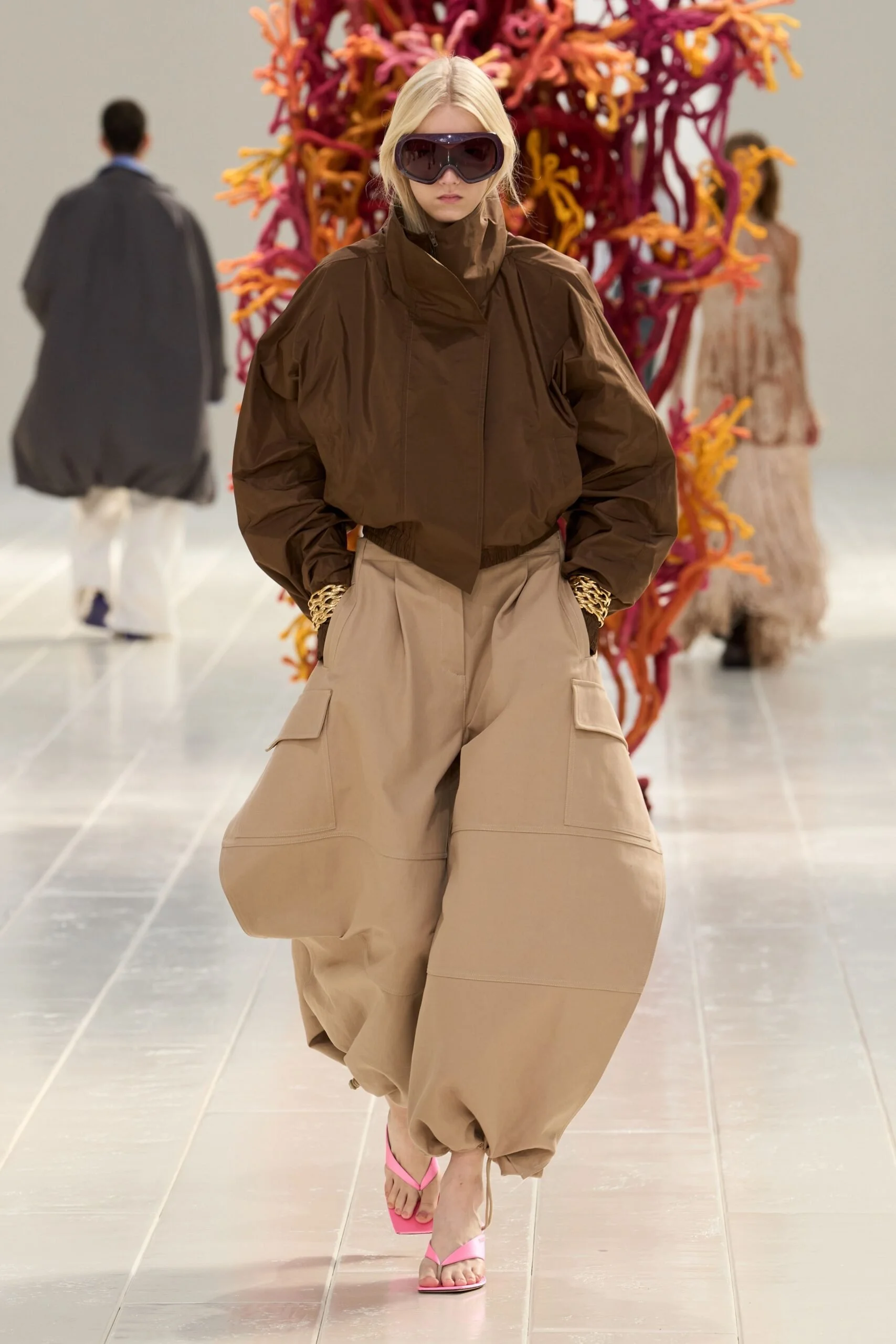 balenciaga-spring-2027-ready-to-wear-look-44-scaled.jpg