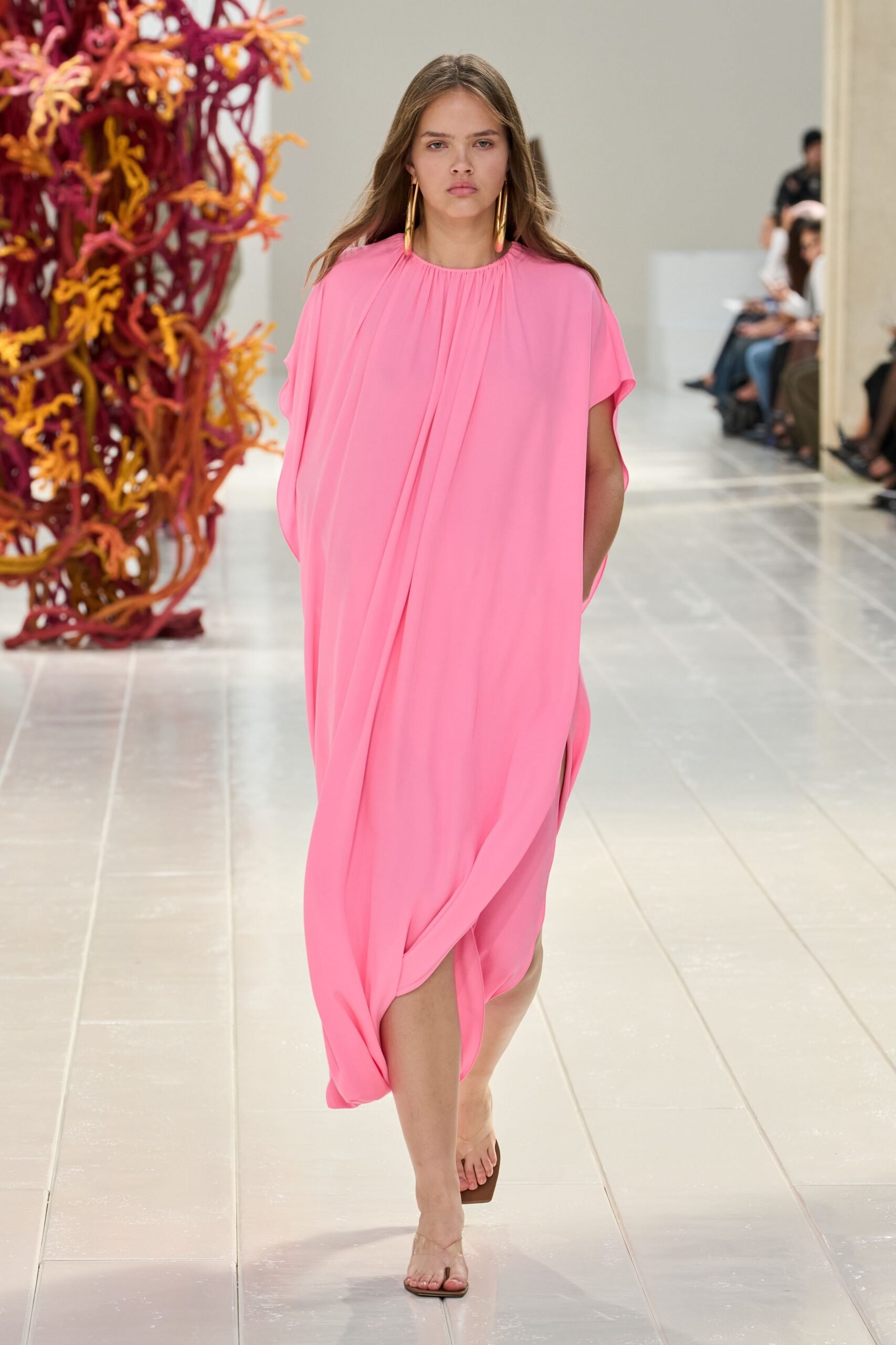 balenciaga-spring-2027-ready-to-wear-look-47-scaled.jpg