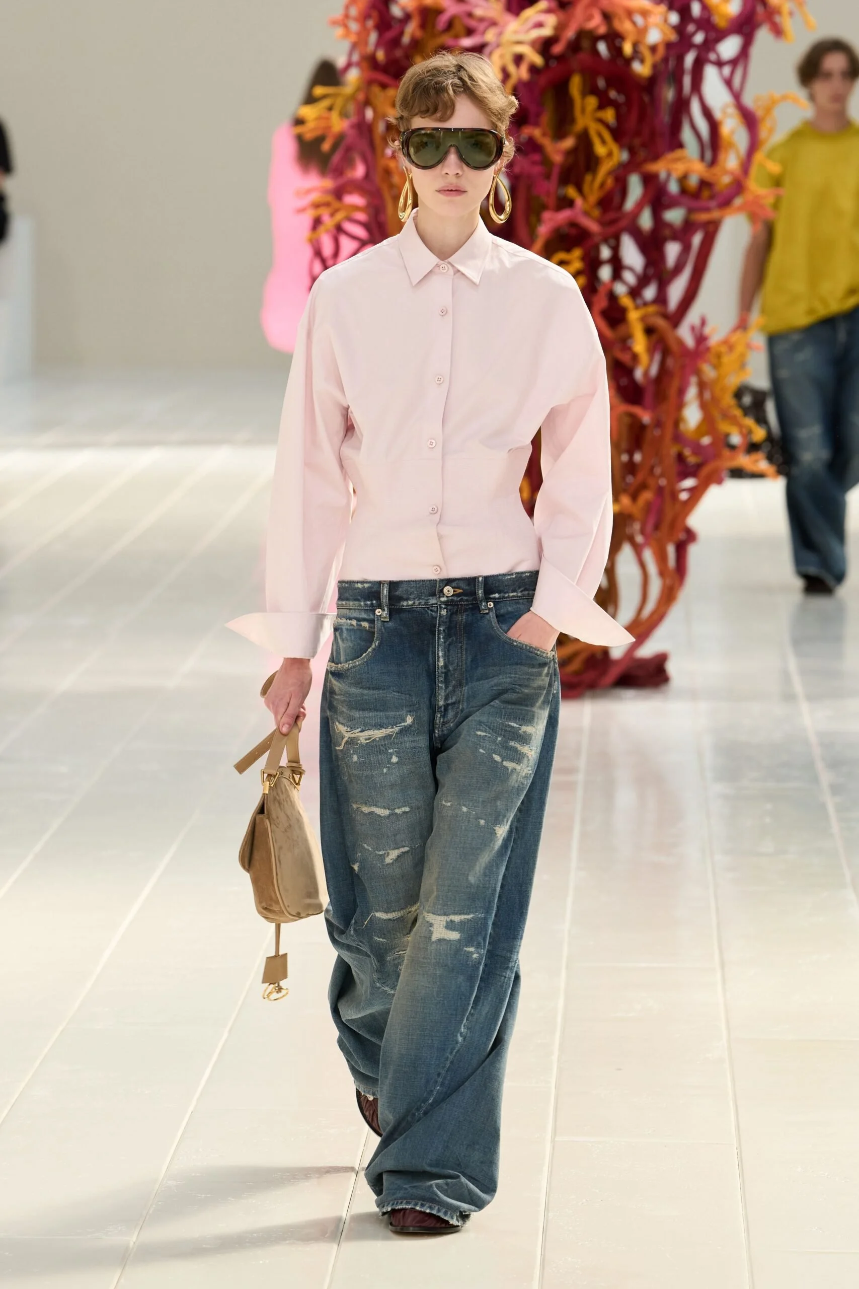 balenciaga-spring-2027-ready-to-wear-look-55-scaled.jpg